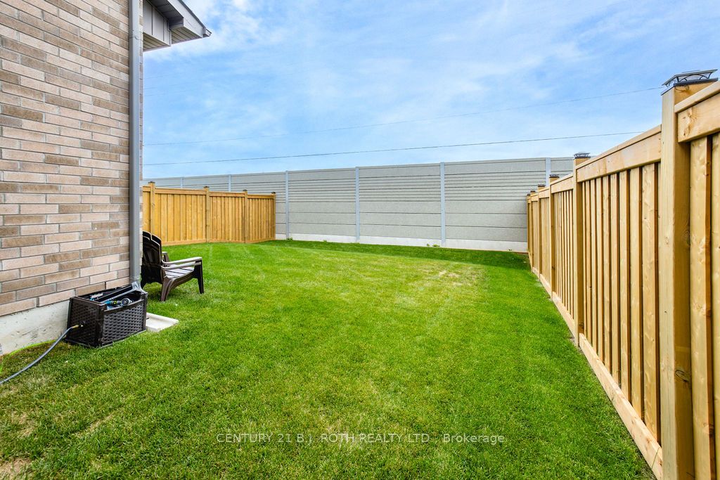34 Kiernan Crescent N Property Photo 48
