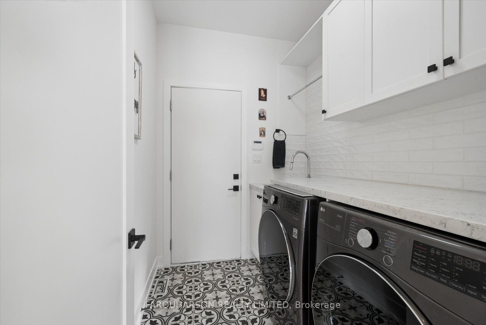 18 Victoria Drive Property Photo 6