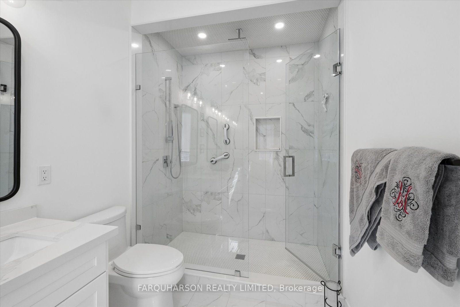 18 Victoria Drive Property Photo 11