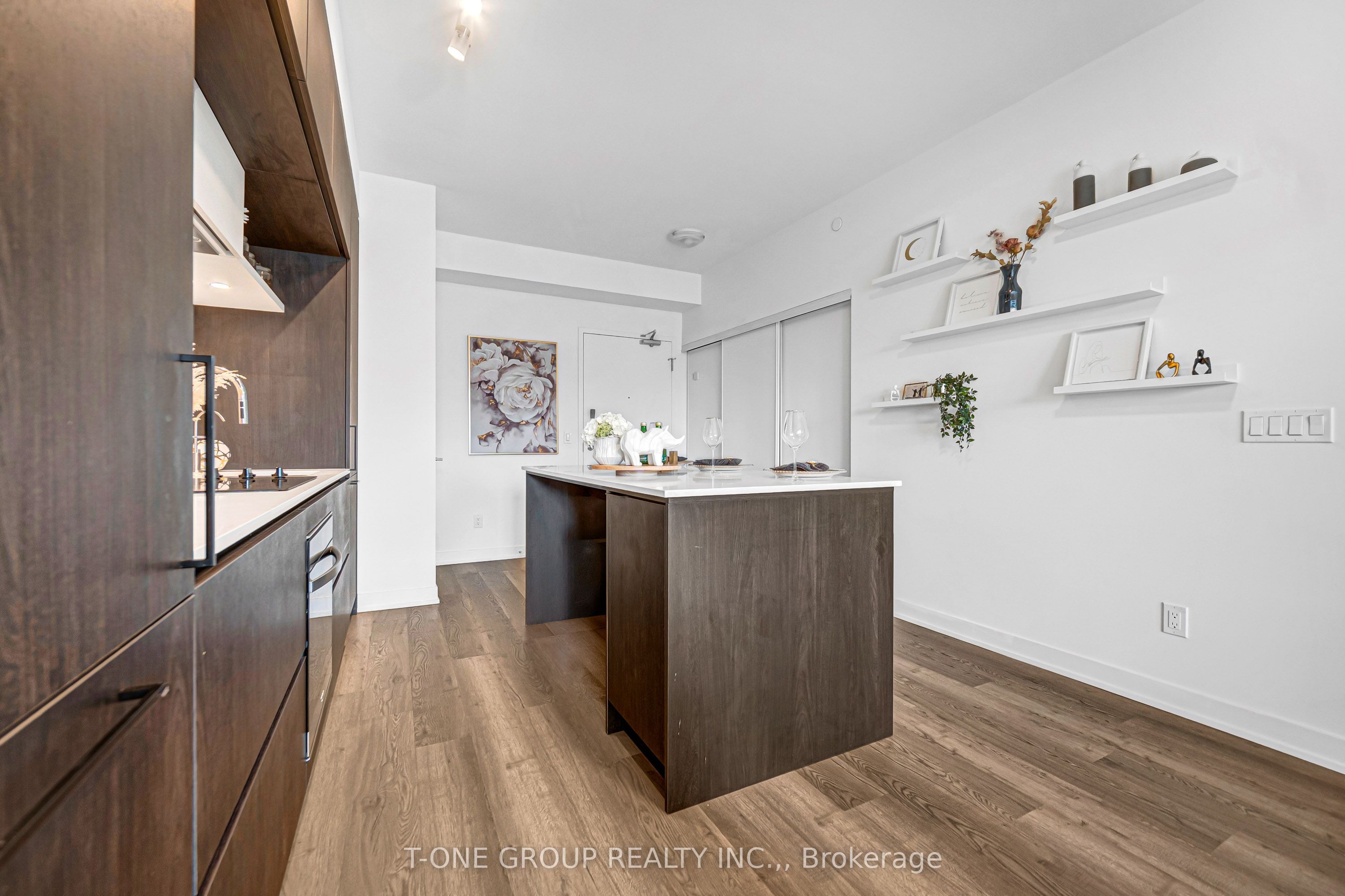 6 David Eyer Road 313 Property Photo 15