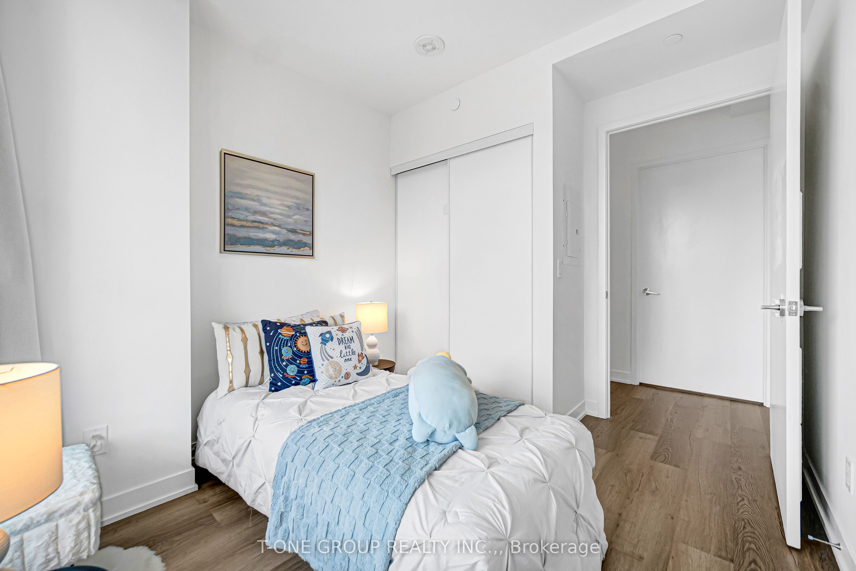 6 David Eyer Road 313 Property Photo 27