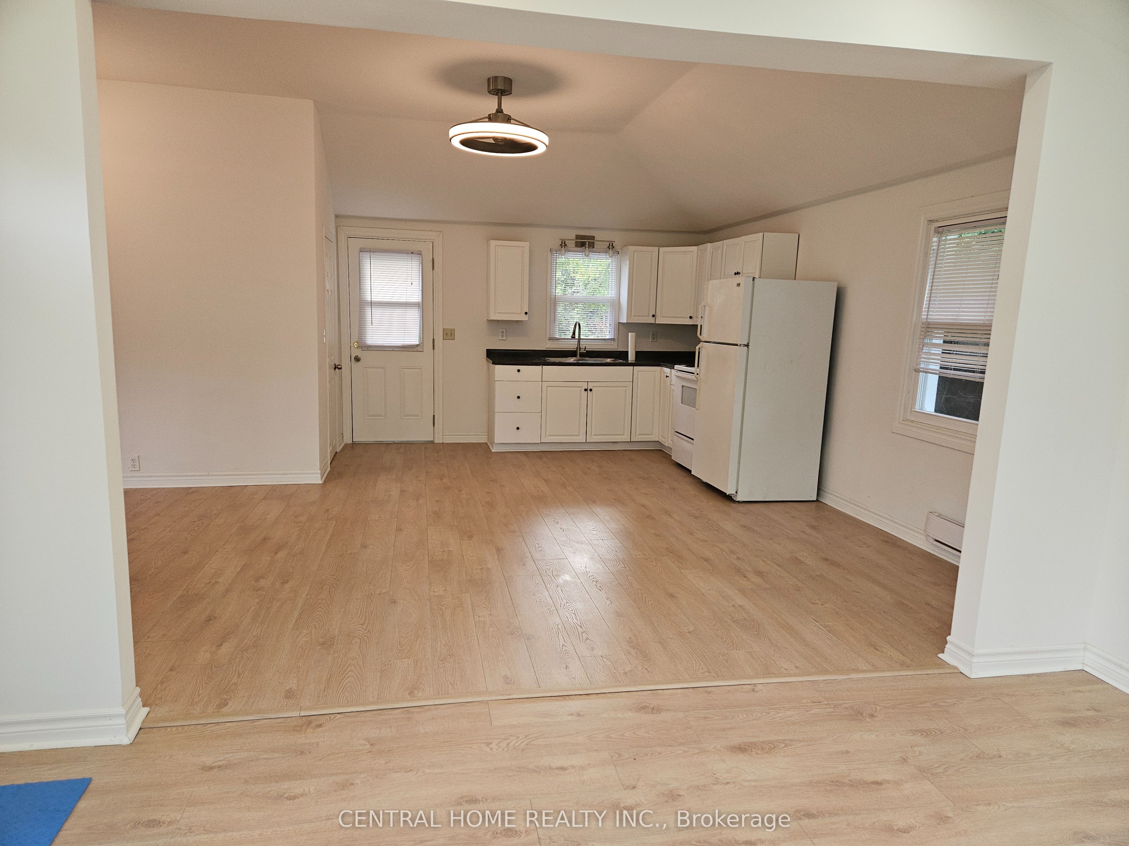 27 Blue Heron Drive Property Photo 6