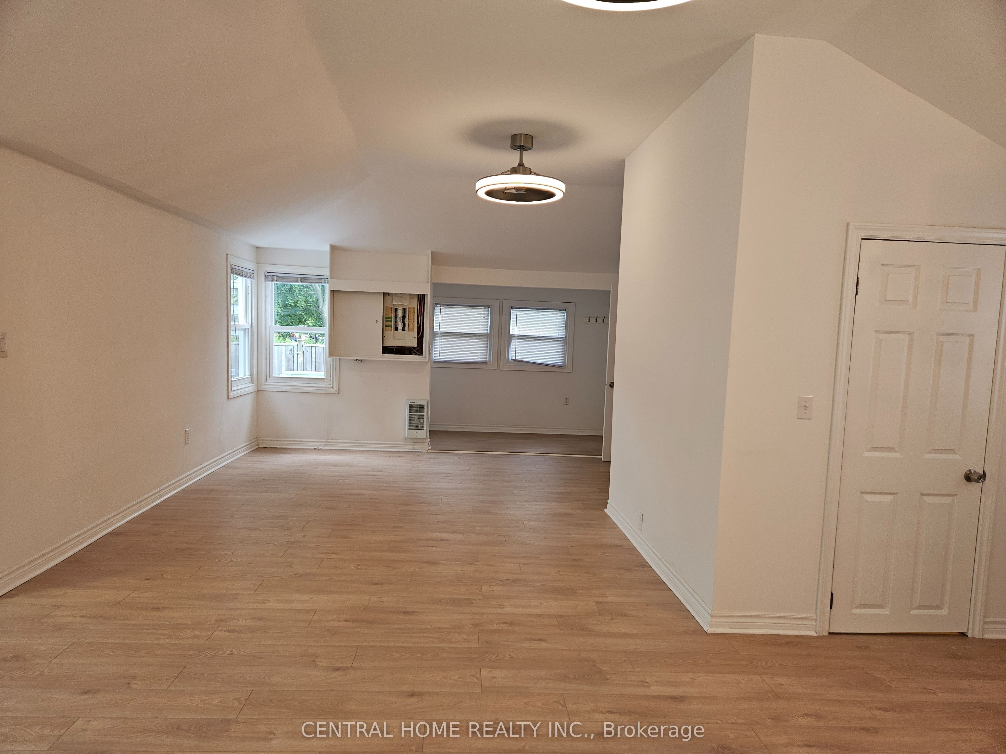 27 Blue Heron Drive Property Photo 8