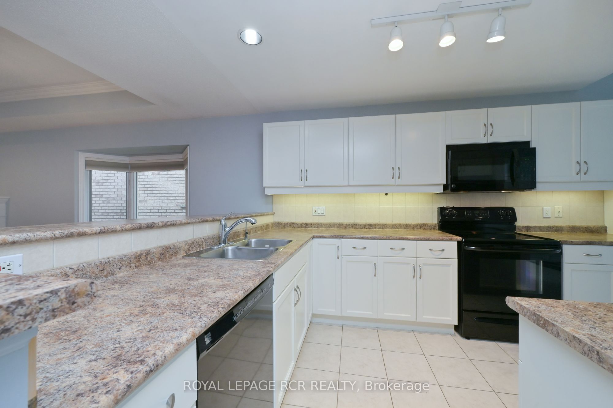6 Artisan Lane Property Photo 7