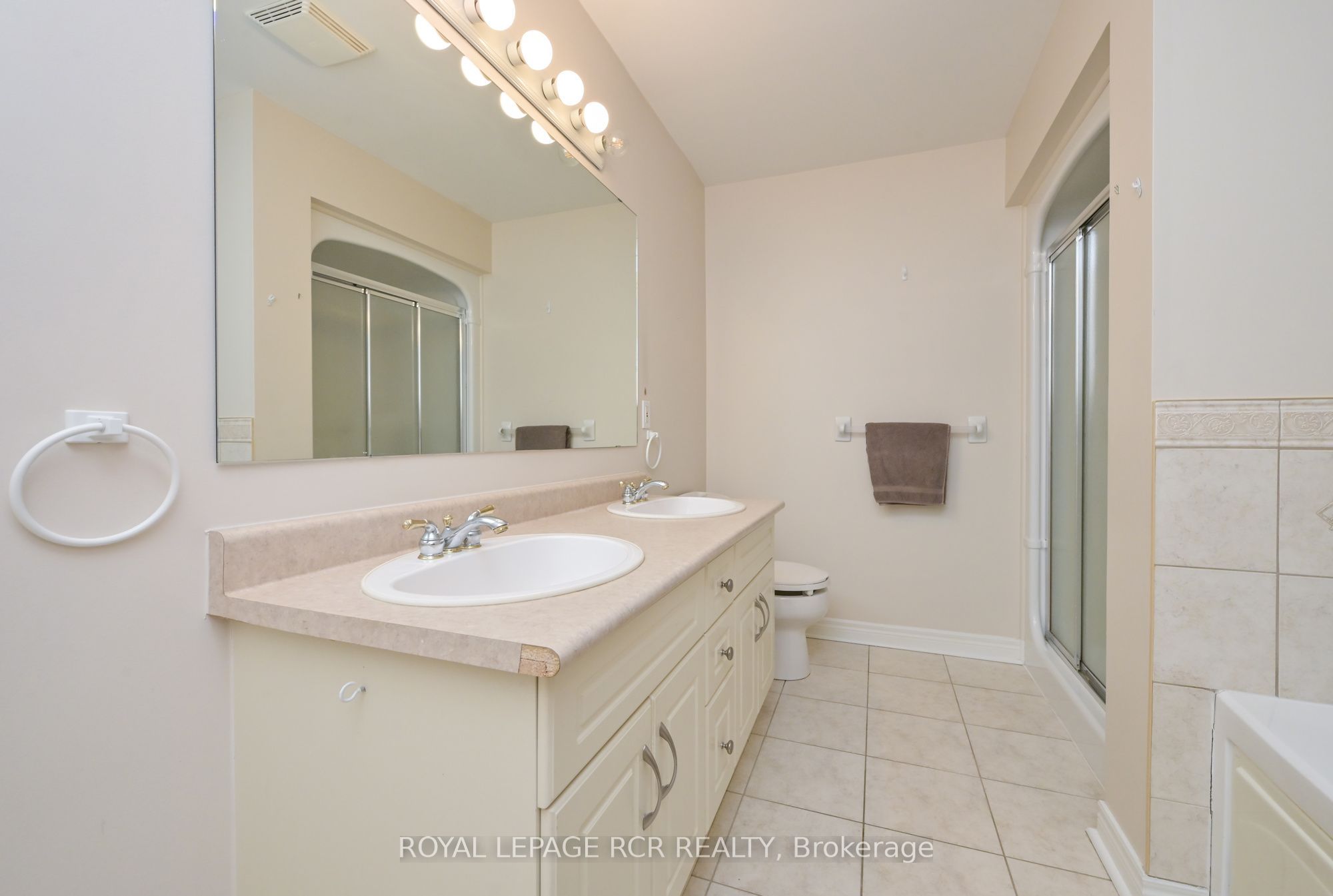 6 Artisan Lane Property Photo 18