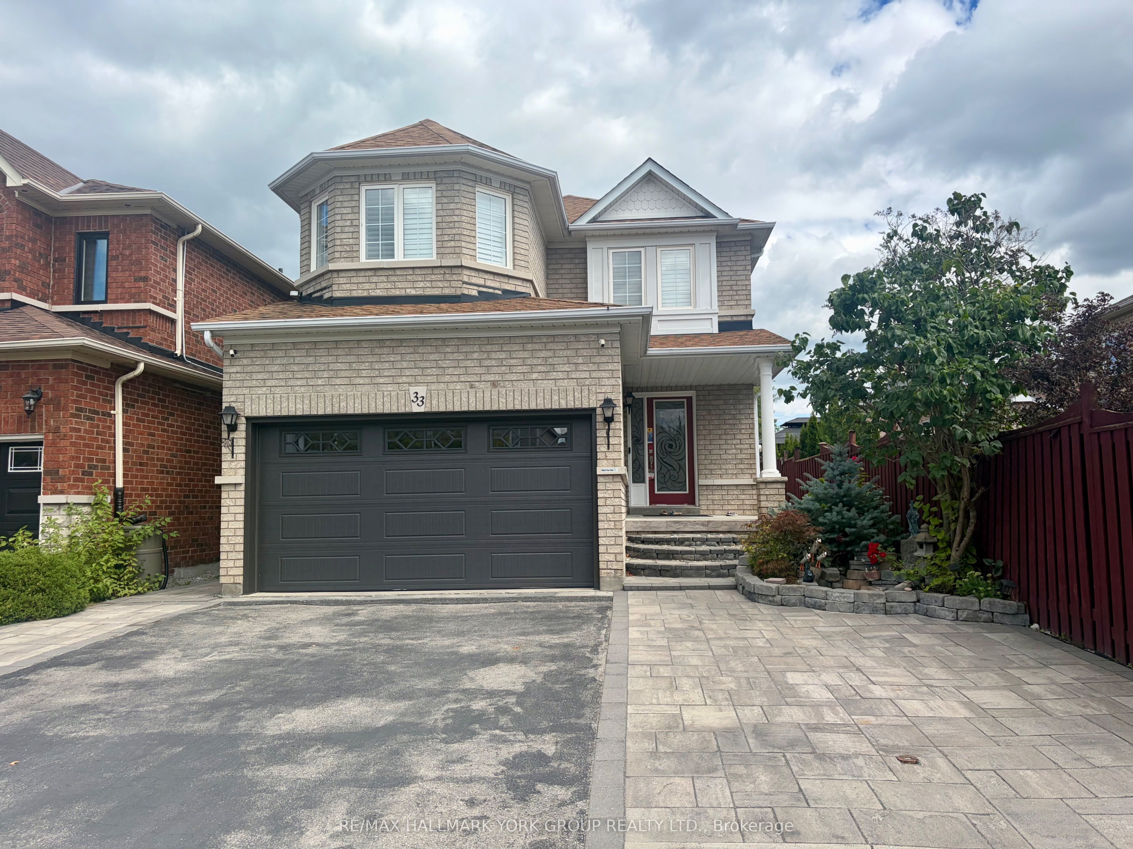 33 Deerwood Crescent Property Photo 1
