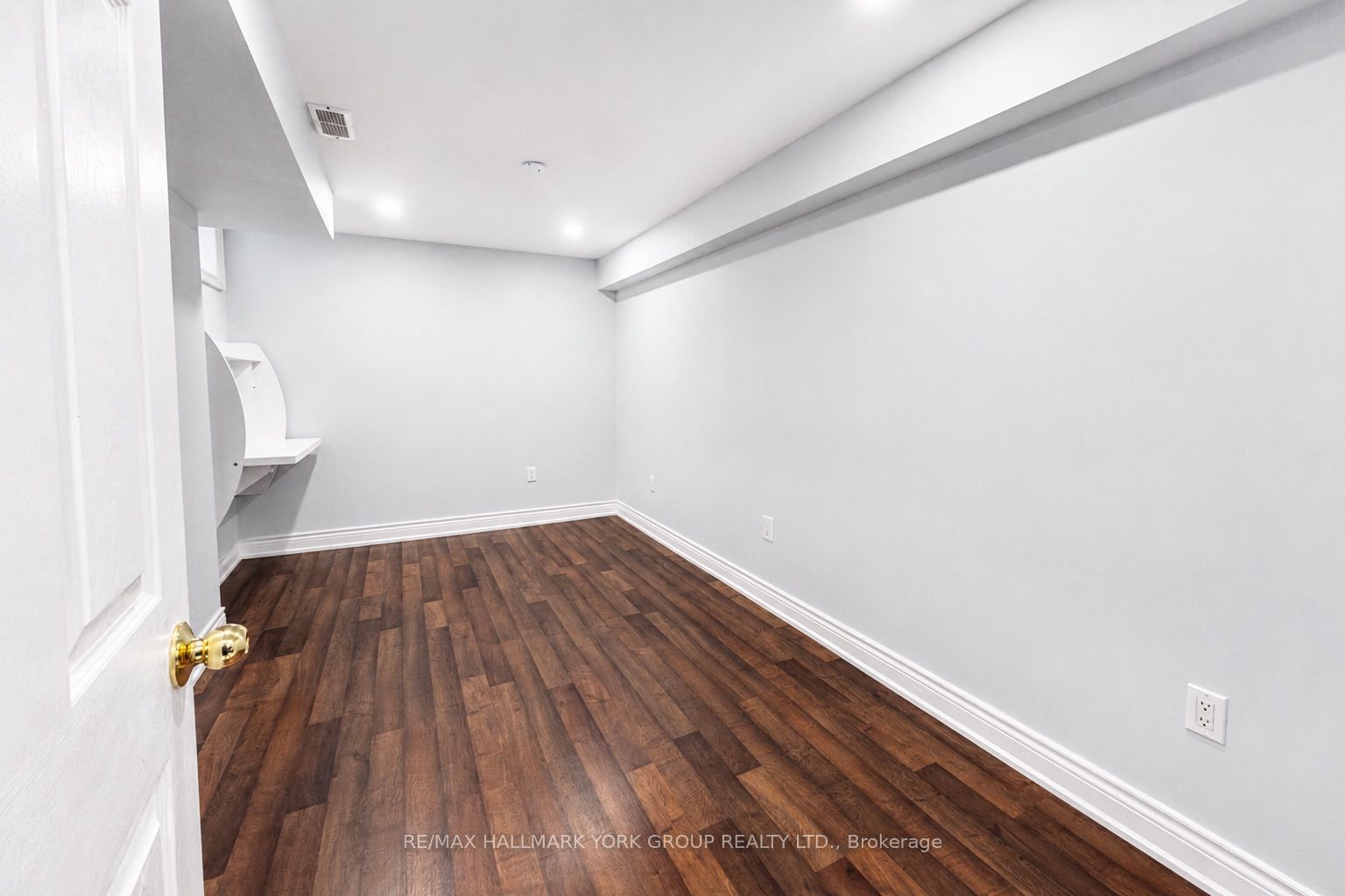 33 Deerwood Crescent Property Photo 7