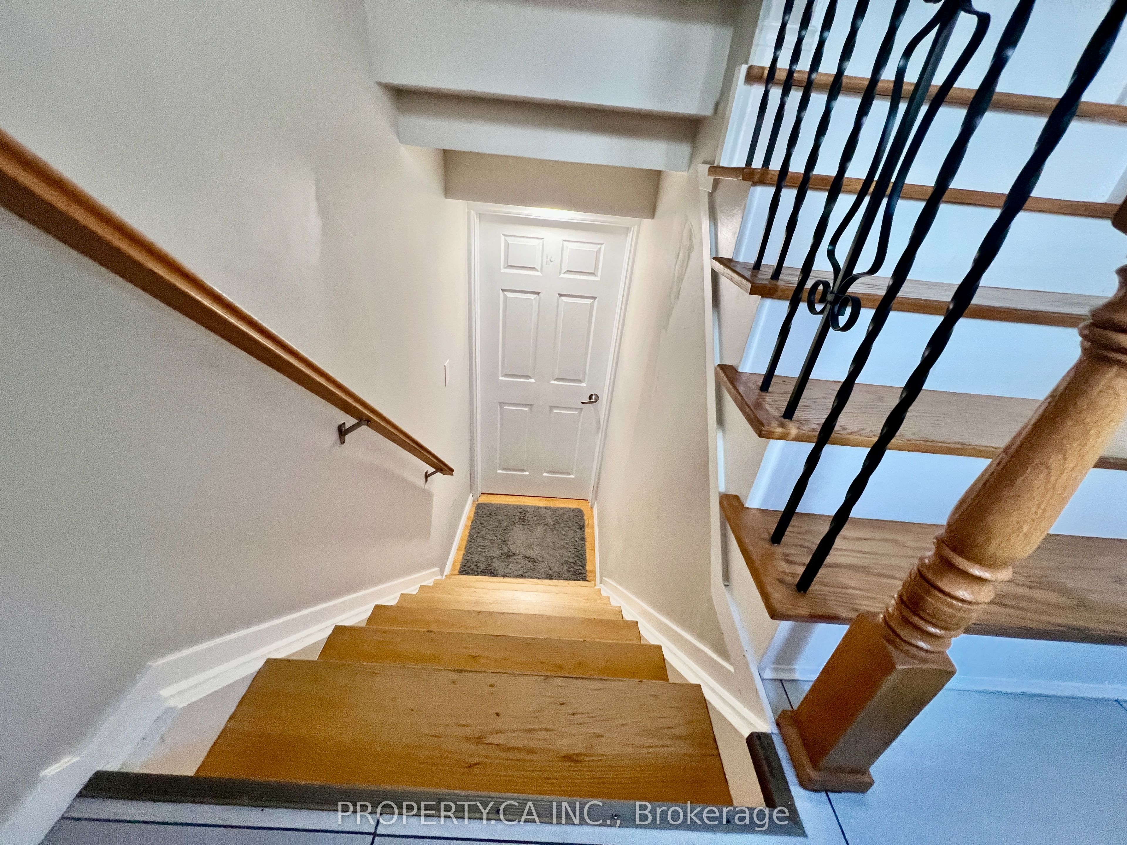 205 Talbot Crescent Lower Property Photo 1