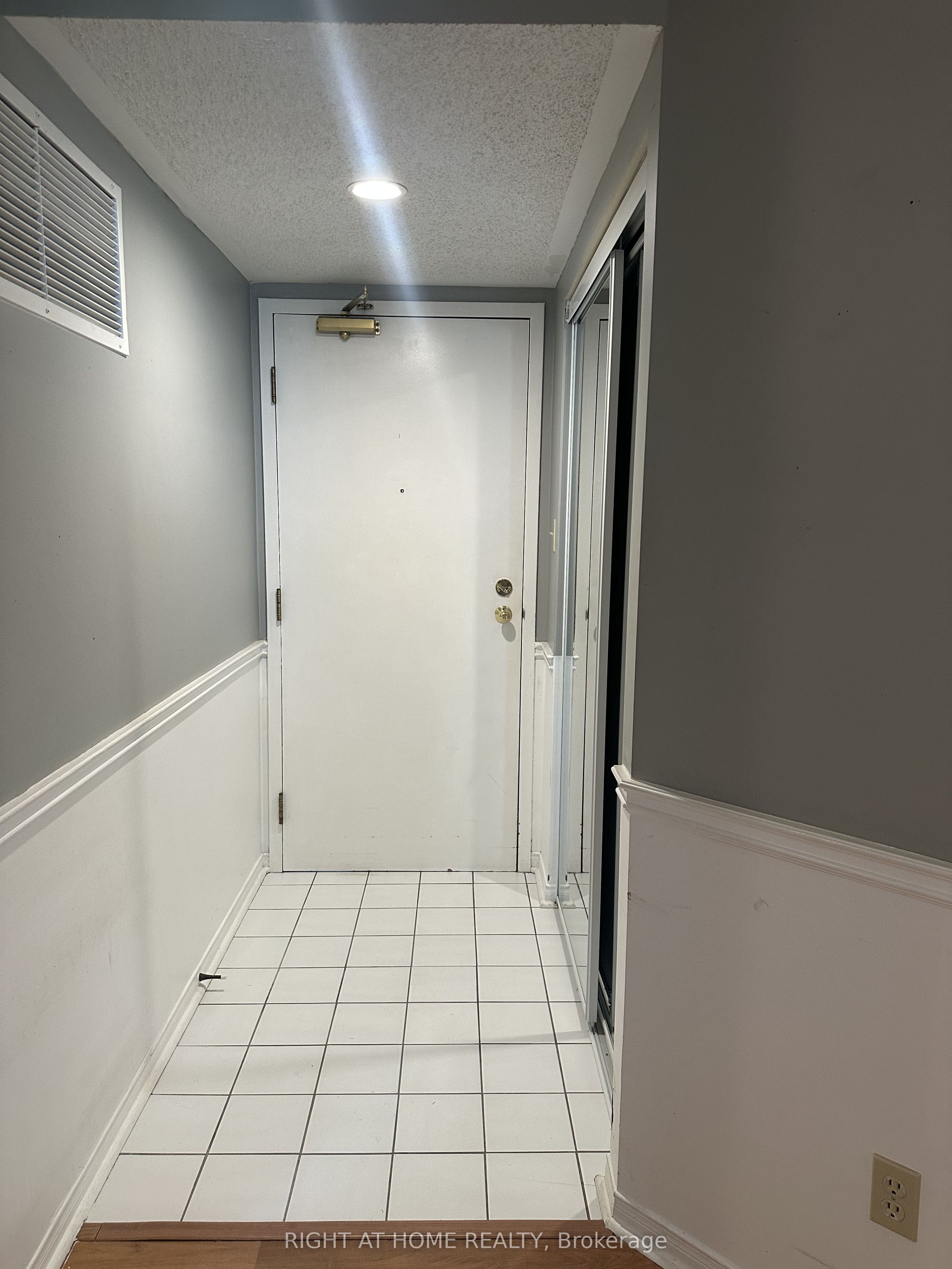 247 King Street 106 Property Photo 6