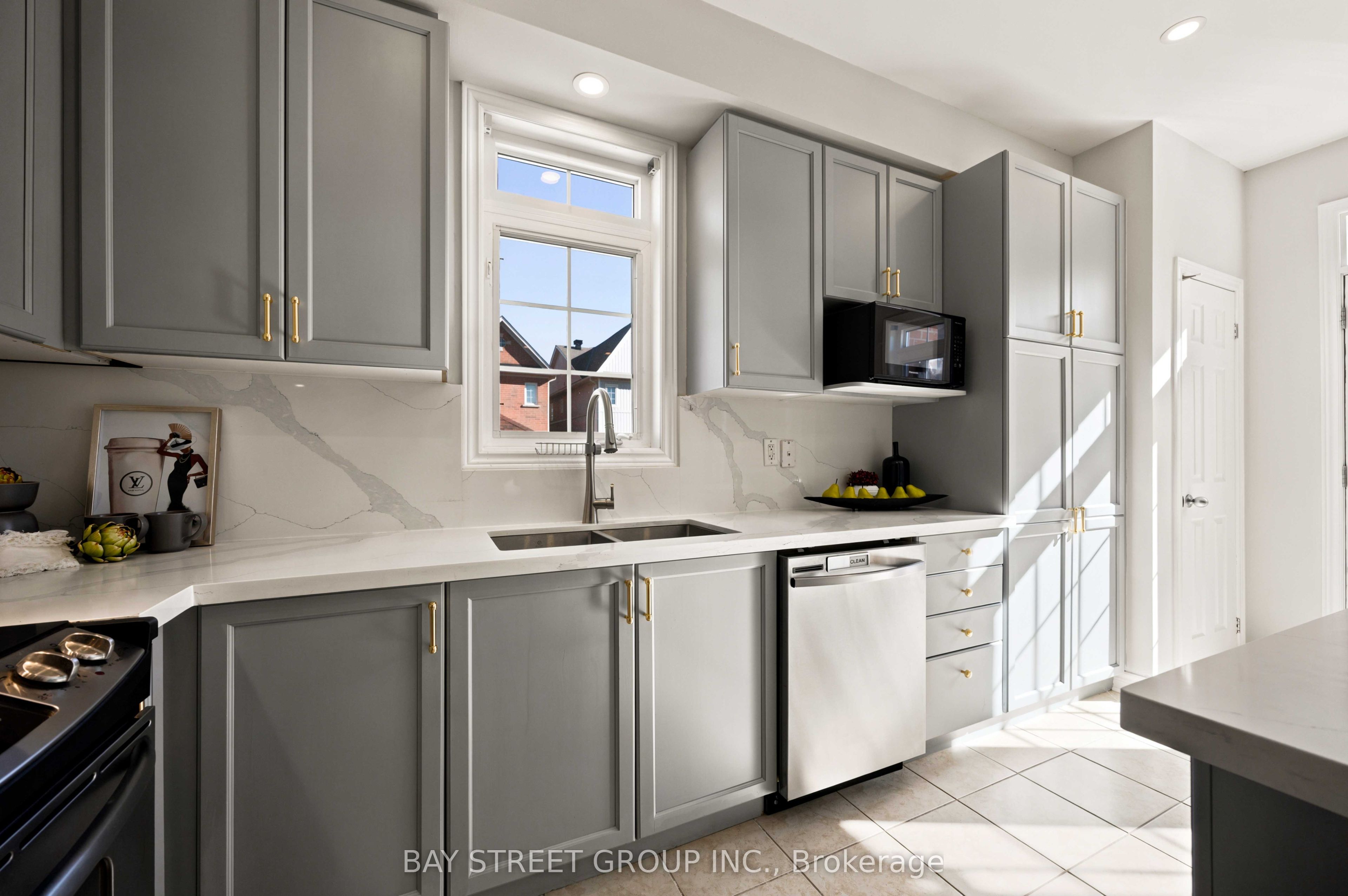 5 Tottenham Court Property Photo 29
