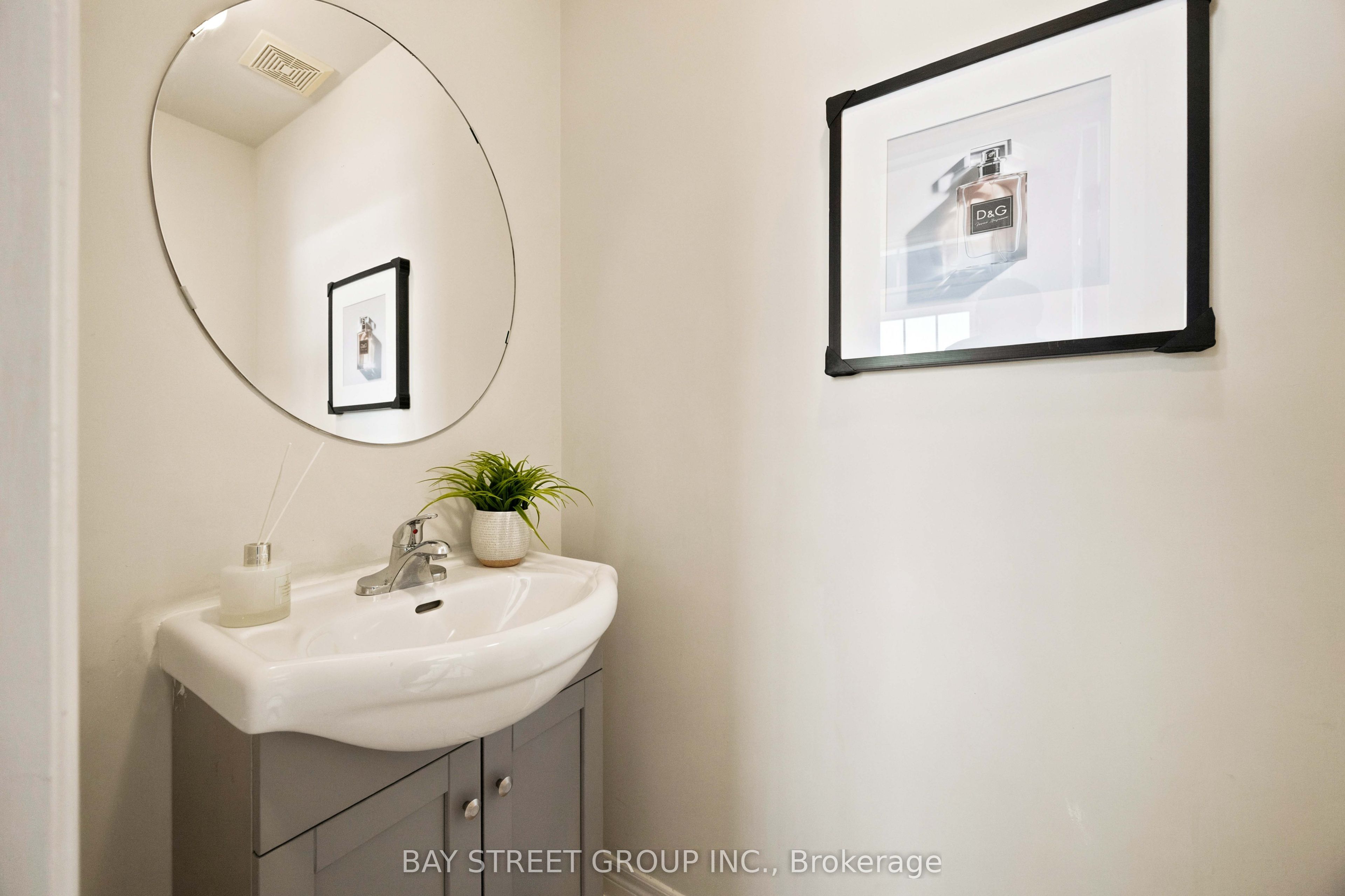 5 Tottenham Court Property Photo 30