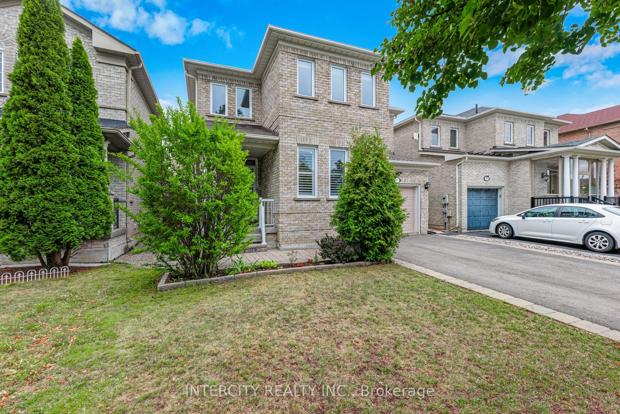 37 Redfinch Crescent Property Photo 2
