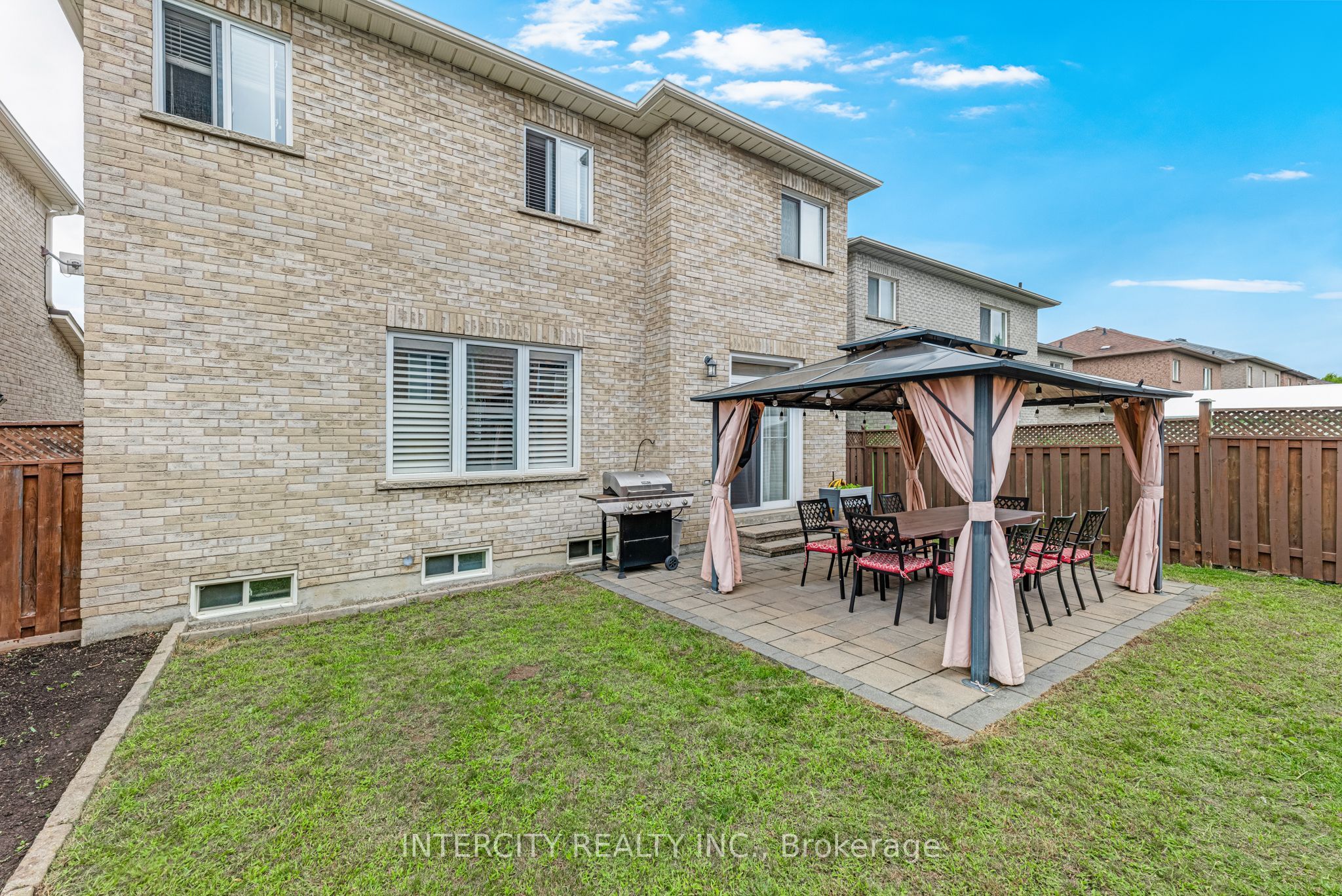 37 Redfinch Crescent Property Photo 48