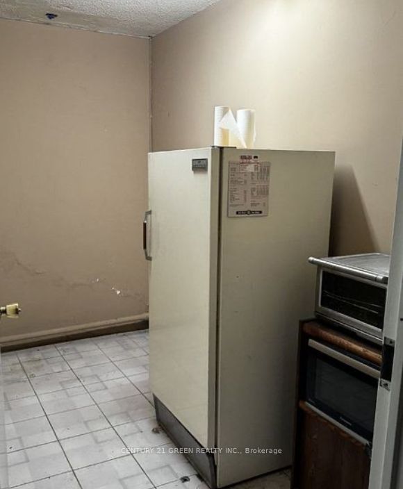 9 Caster Avenue 4 Property Photo 2