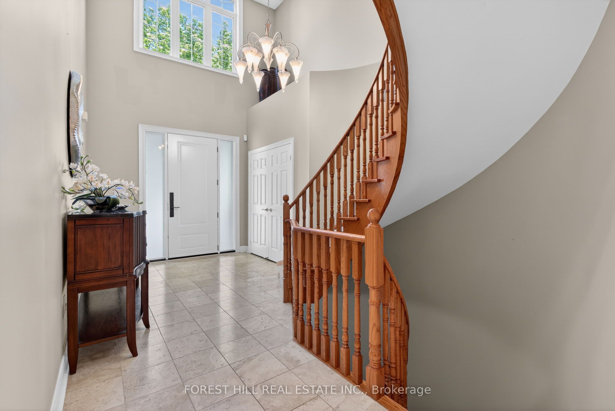 33 Chopin Boulevard Property Photo 4