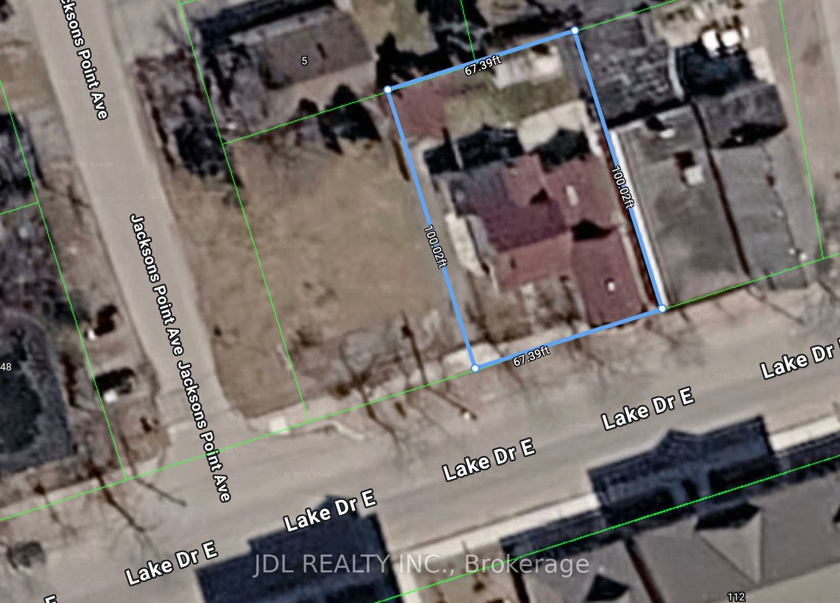 956 Lake Drive E Property Photo 5