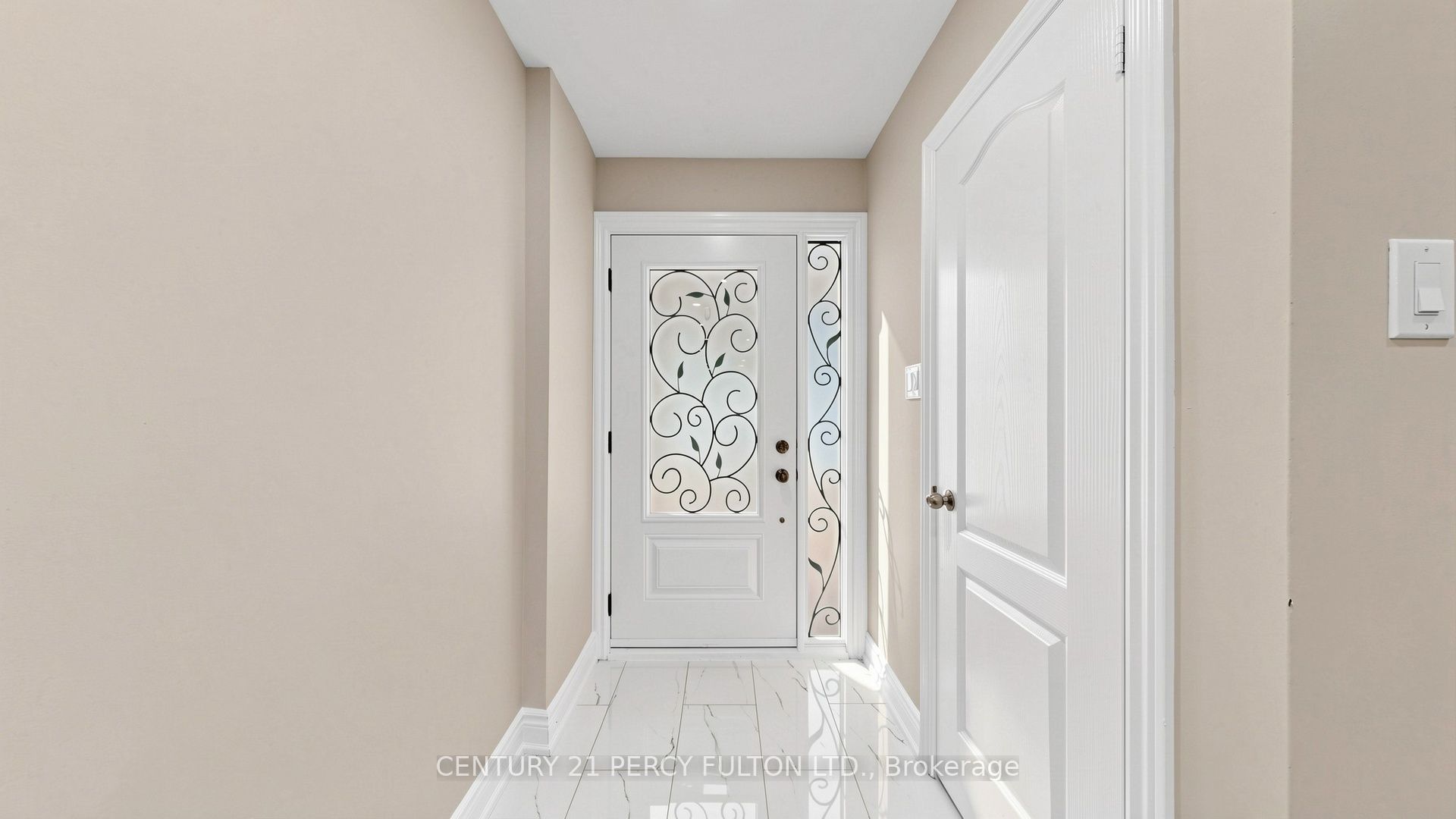 70 Knightsbridge Way Property Photo 3