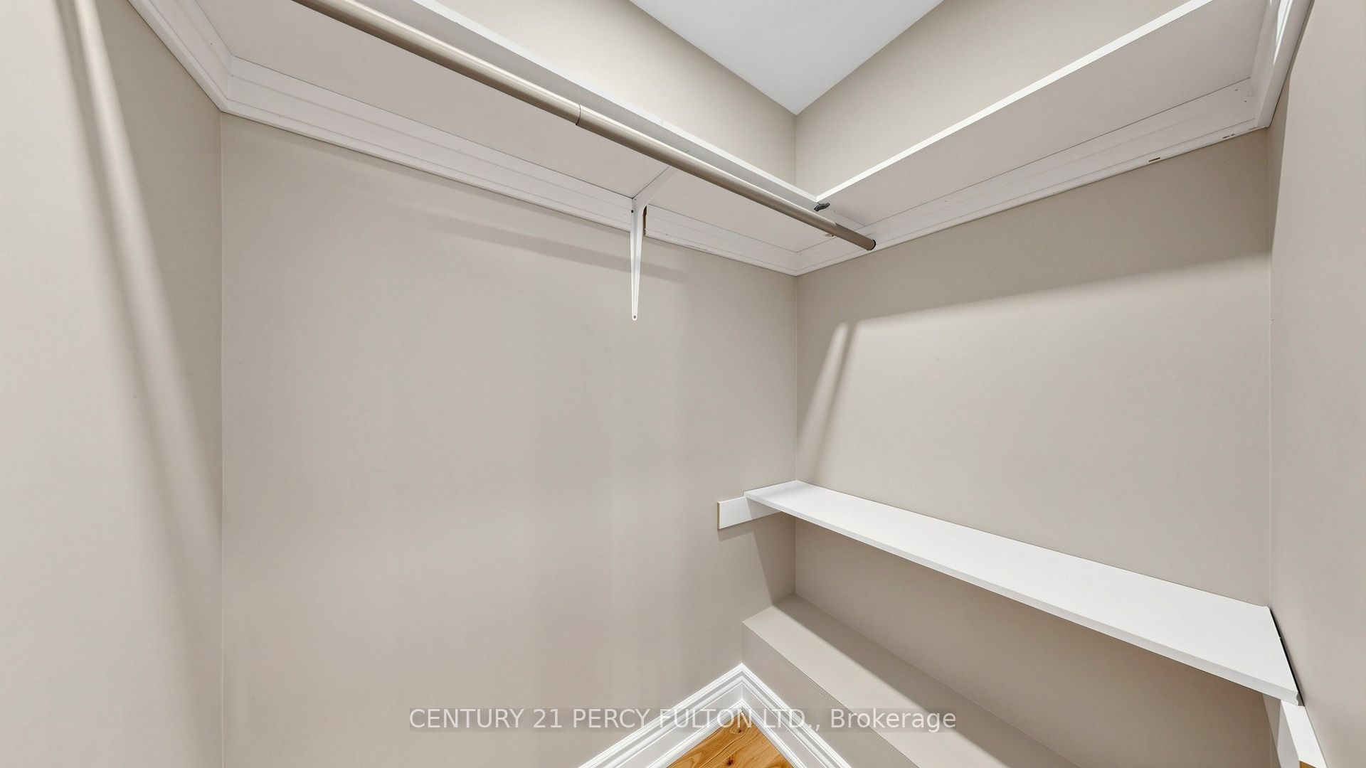 70 Knightsbridge Way Property Photo 22