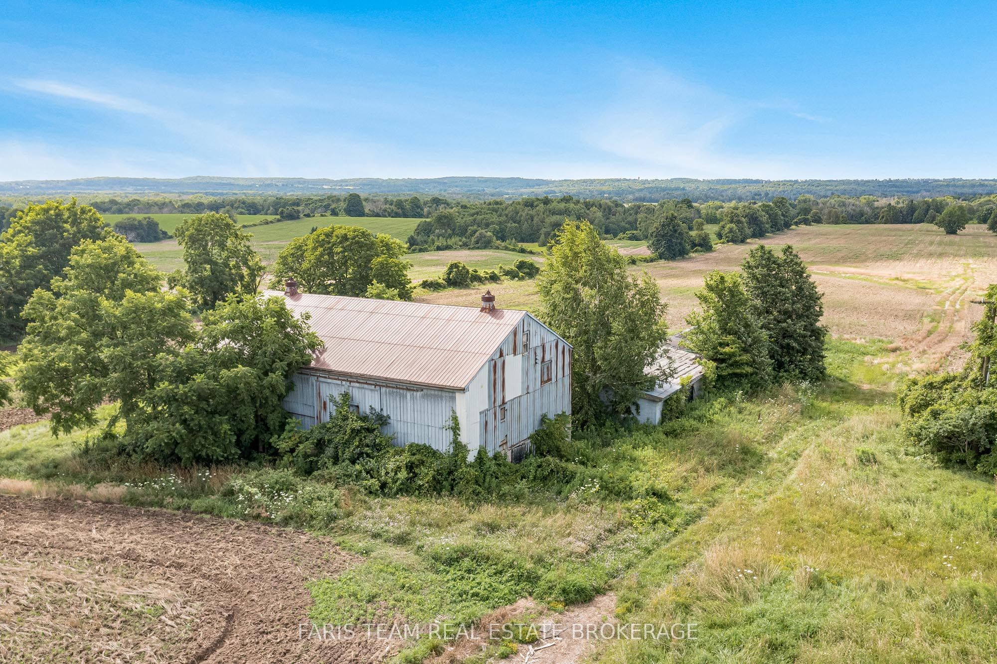4065 15th Line Property Photo 7