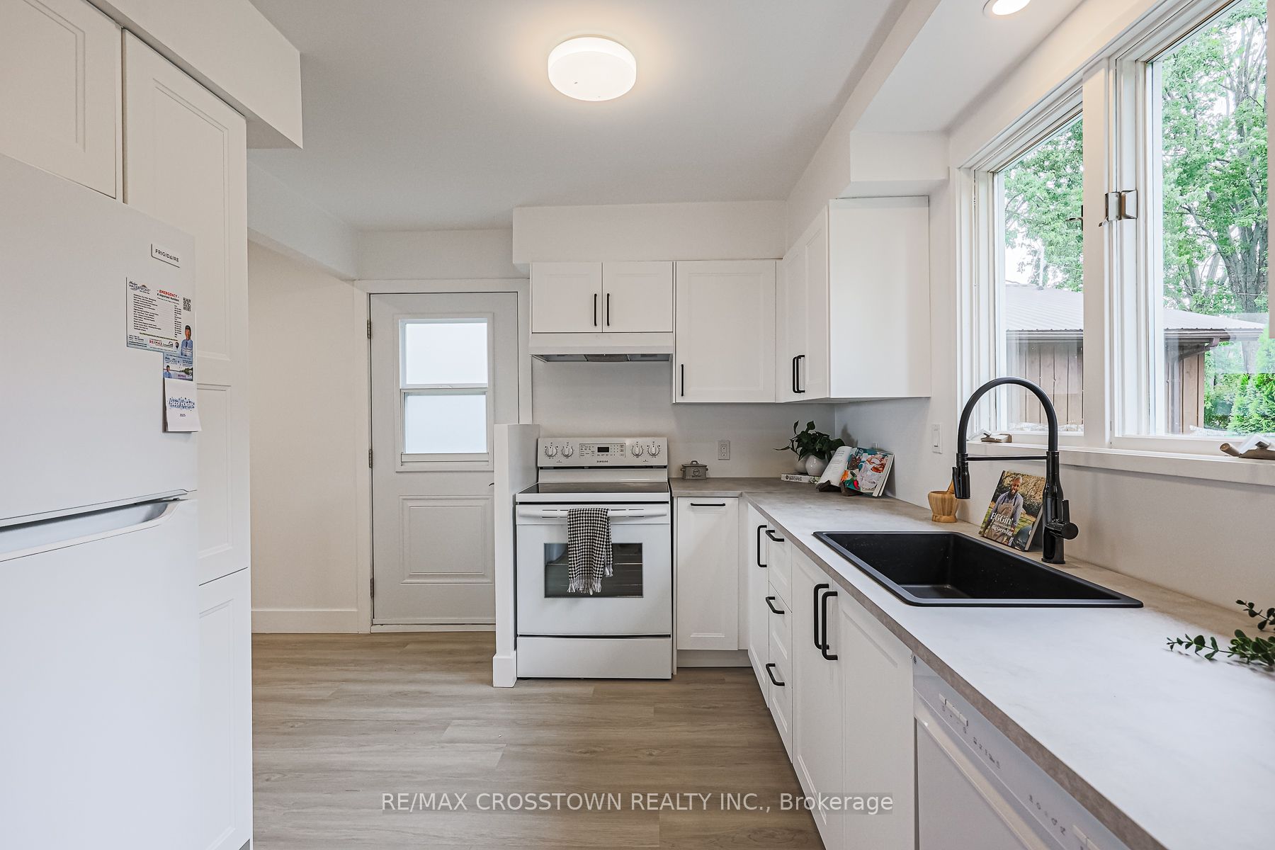 128 Moores Beach Road Property Photo 11