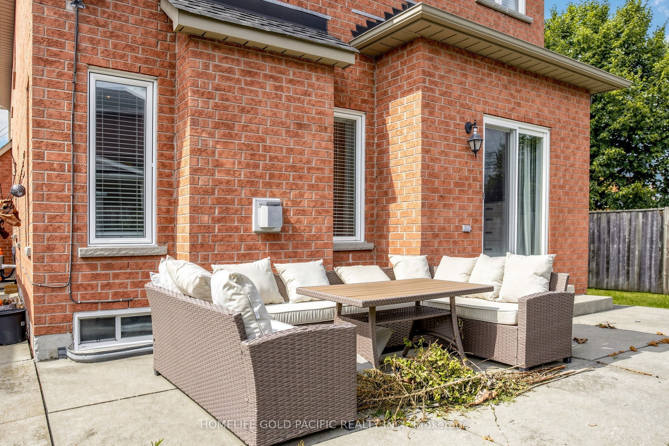 70 Mallard Marsh Crescent E Property Photo 45