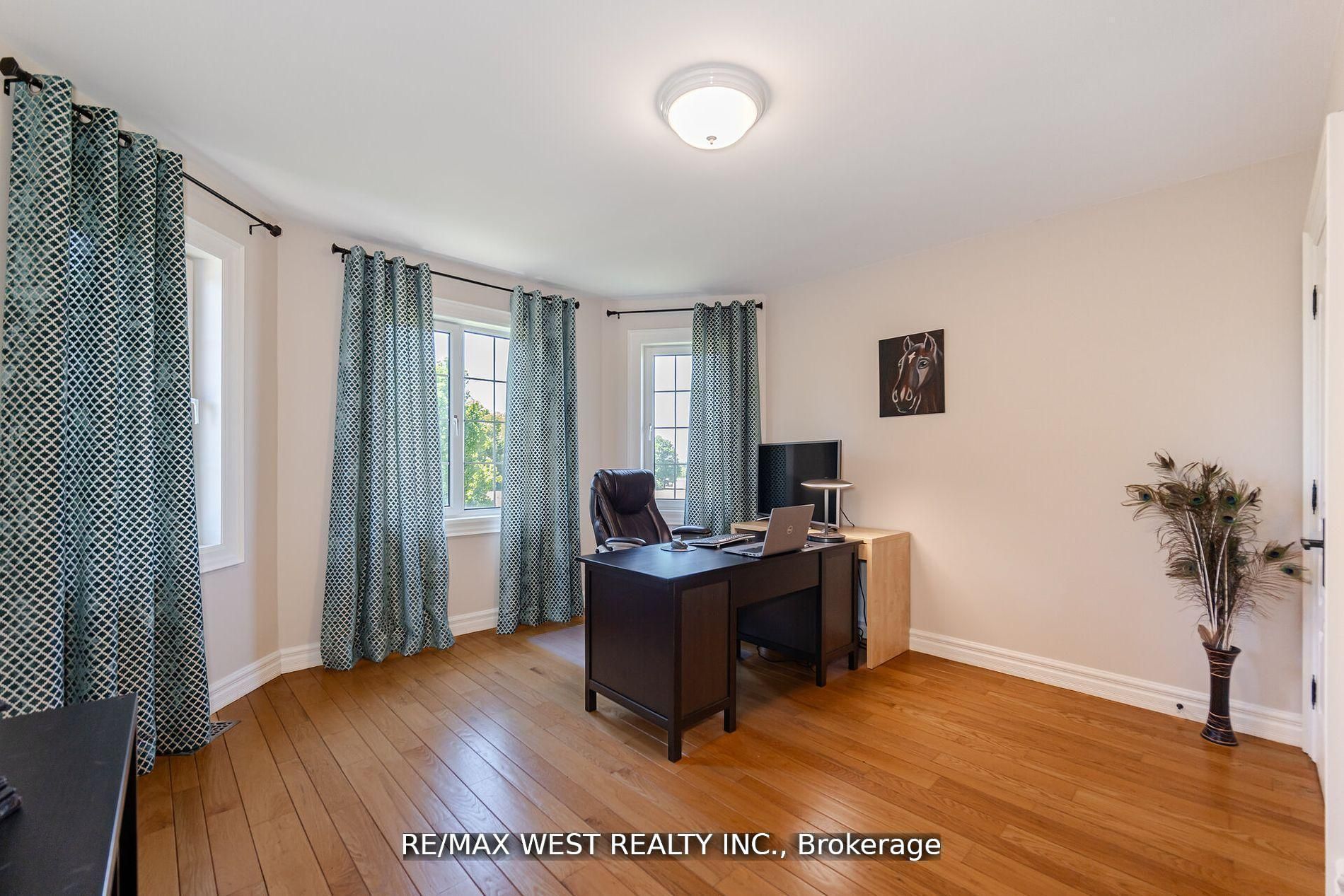 7 Stewart Crescent Property Photo 21