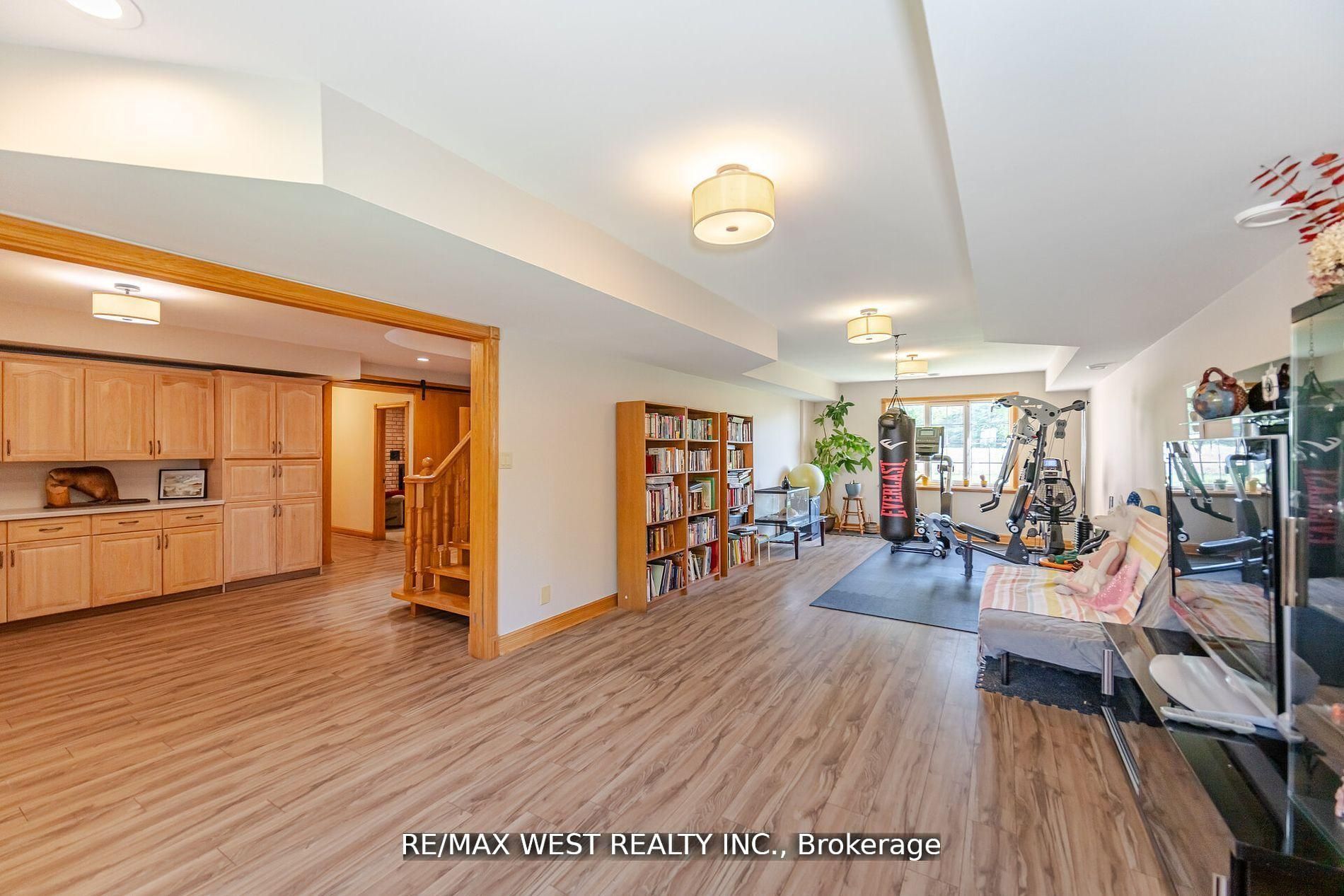 7 Stewart Crescent Property Photo 24