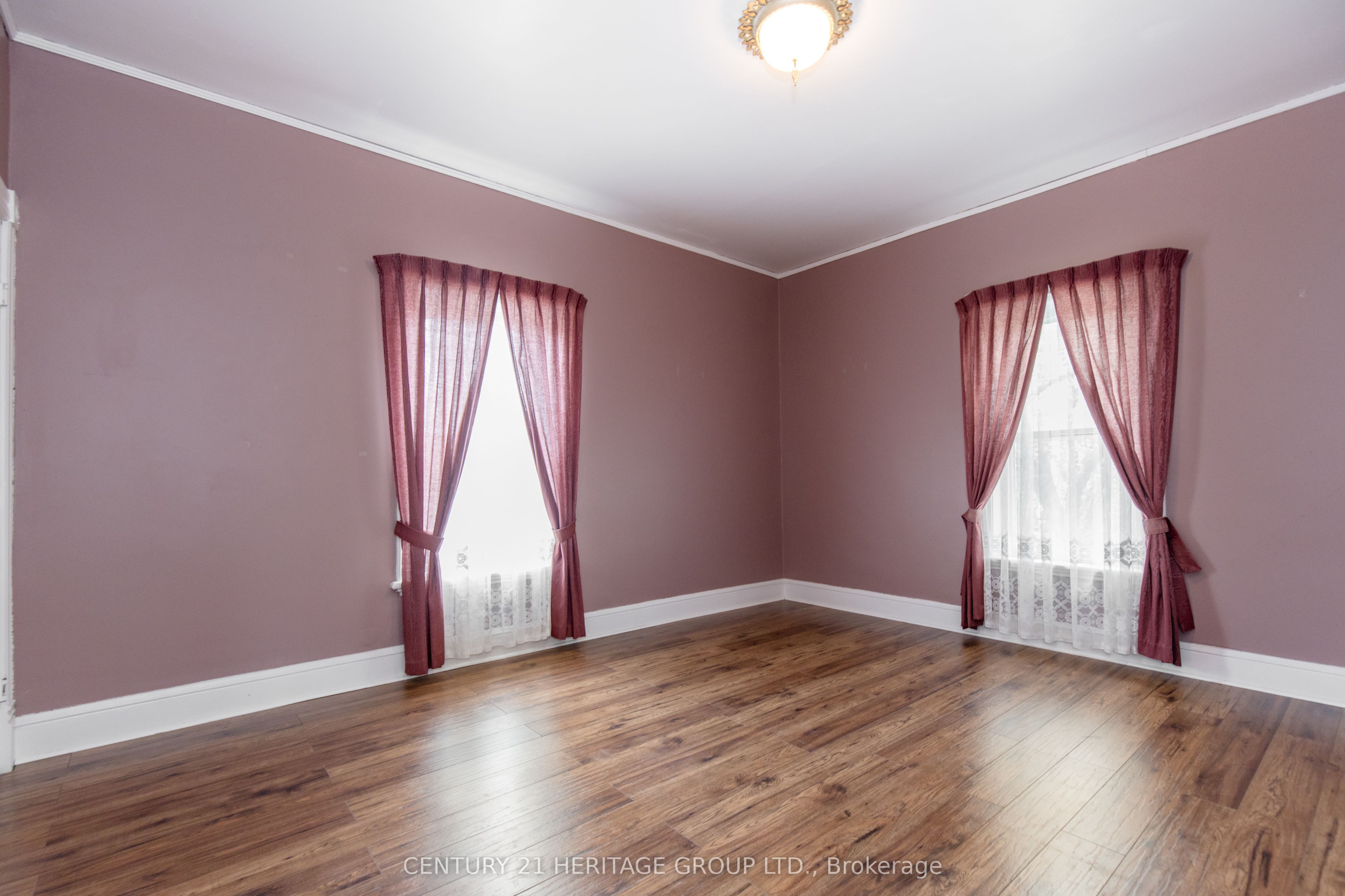 4 Thomas Street Property Photo 26