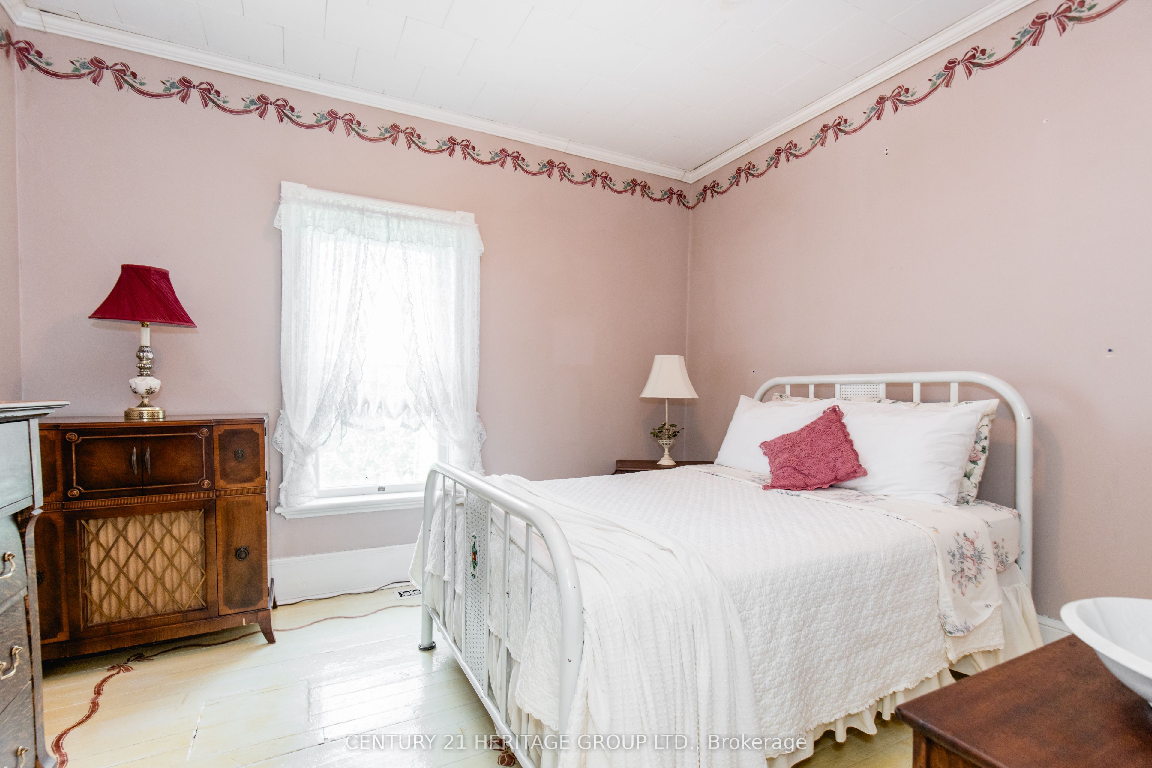 4 Thomas Street Property Photo 28