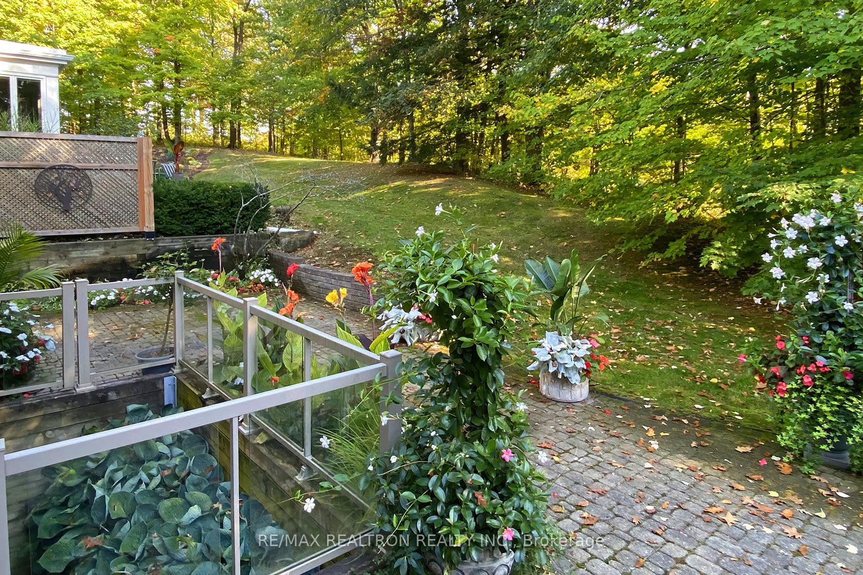 462 Beacon Hall Drive Property Photo 8