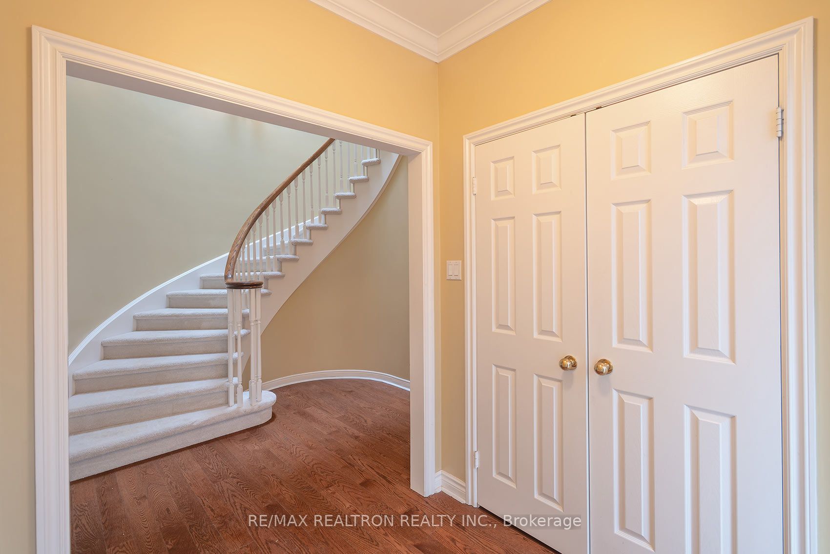 462 Beacon Hall Drive Property Photo 15