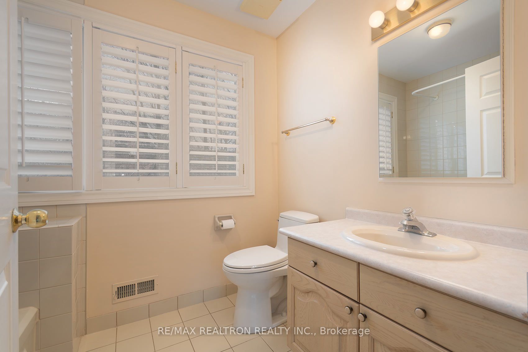462 Beacon Hall Drive Property Photo 31