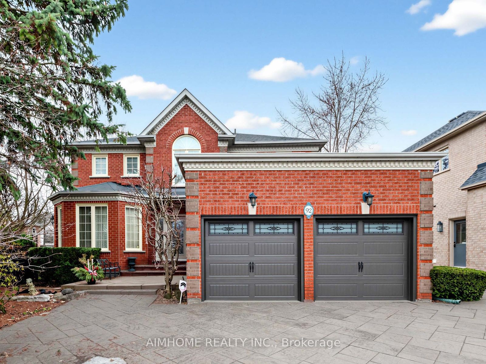 92 Braeside Square Property Photo 1