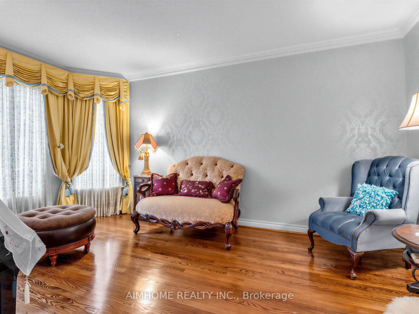 92 Braeside Square Property Photo 4