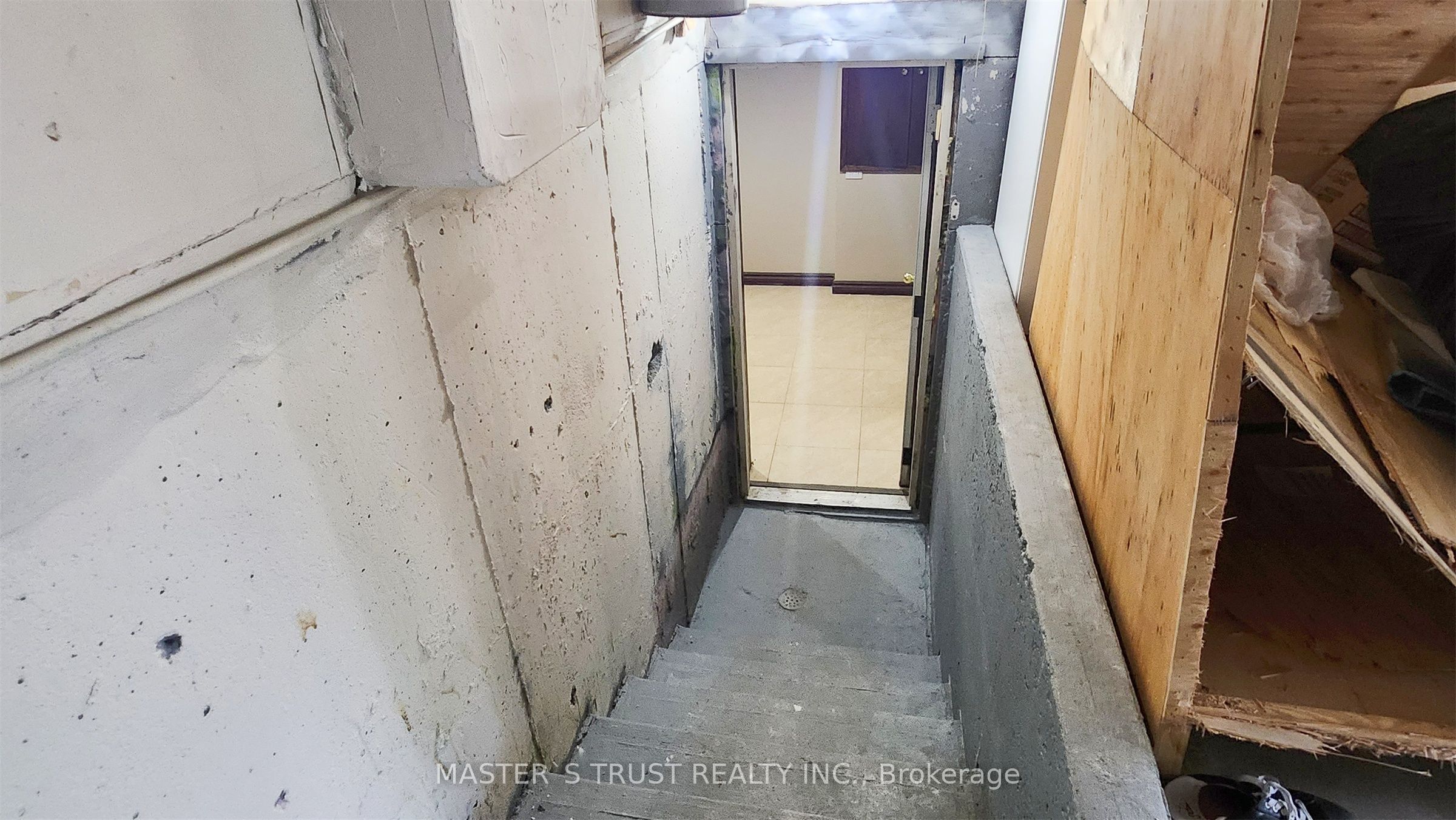 9 Springer Drive Property Photo 2