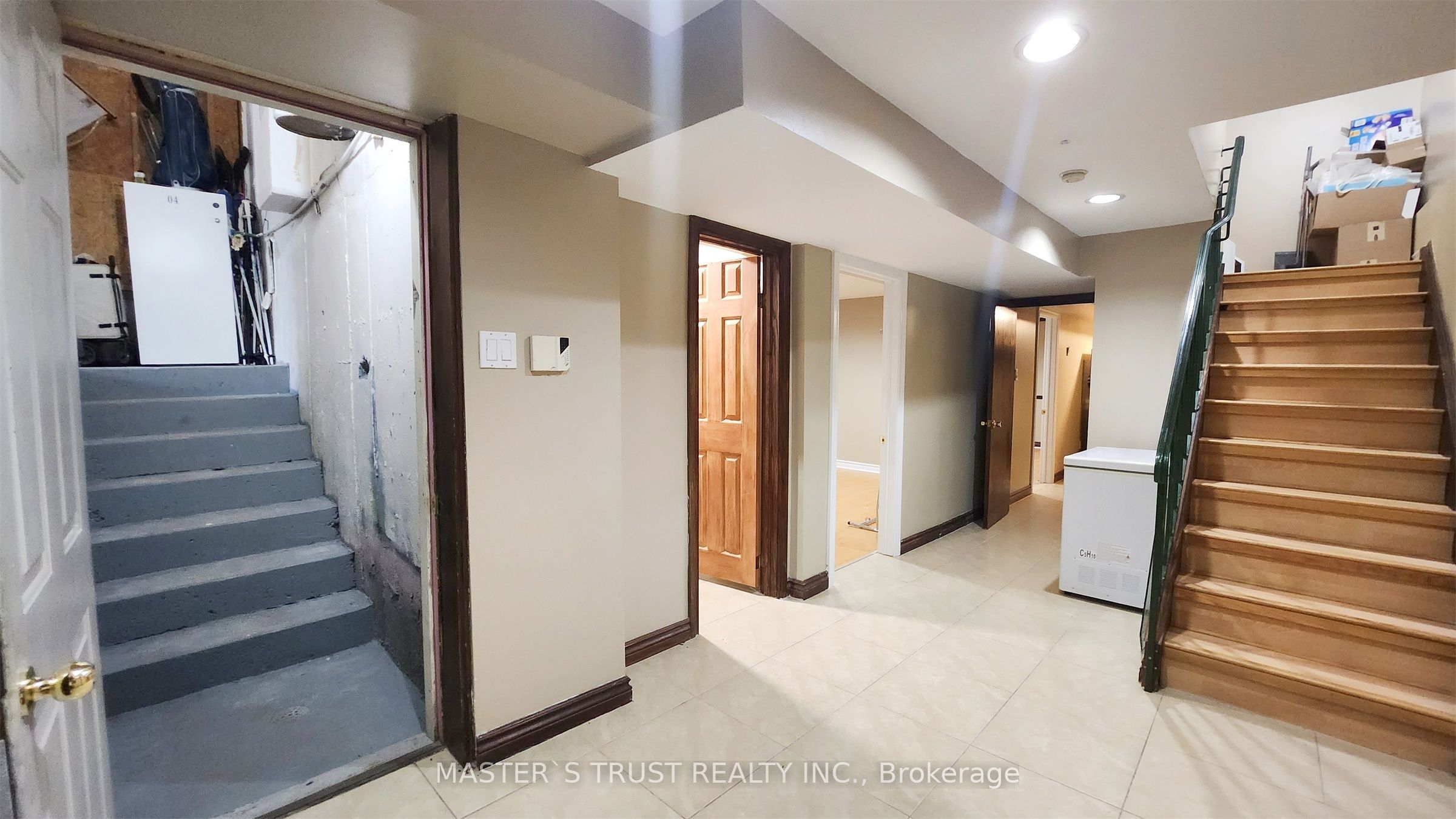 9 Springer Drive Property Photo 6