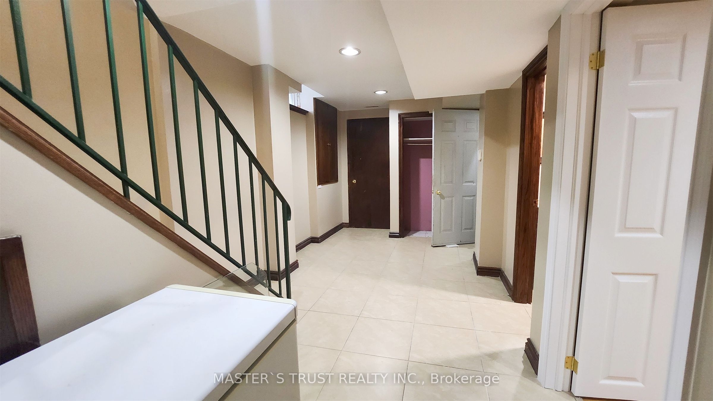 9 Springer Drive Property Photo 7