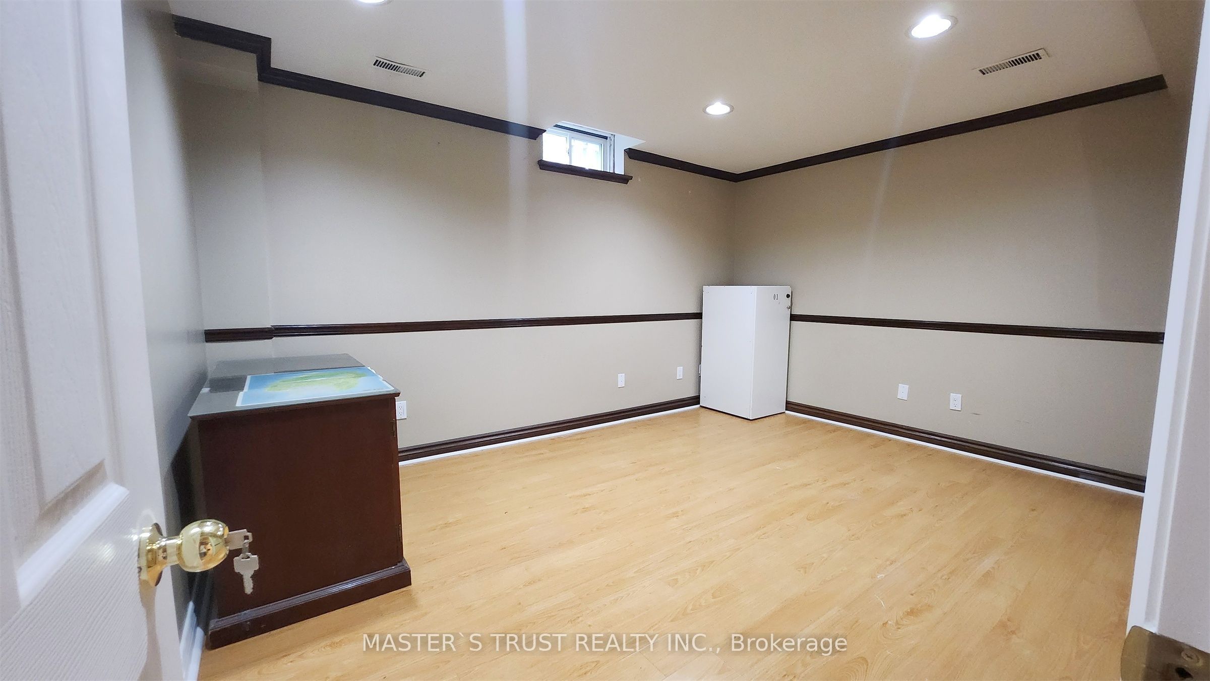 9 Springer Drive Property Photo 11