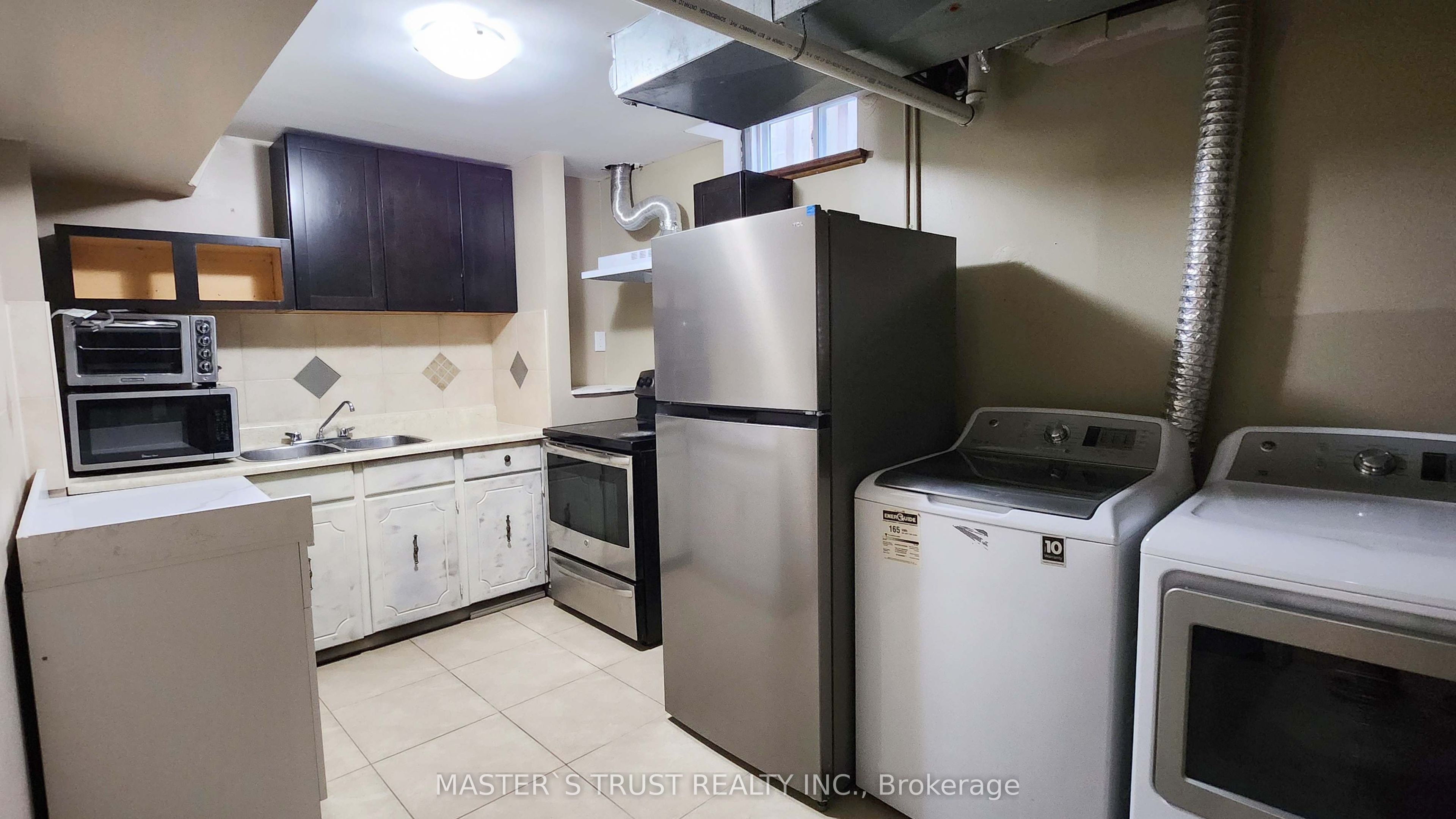 9 Springer Drive Property Photo 14
