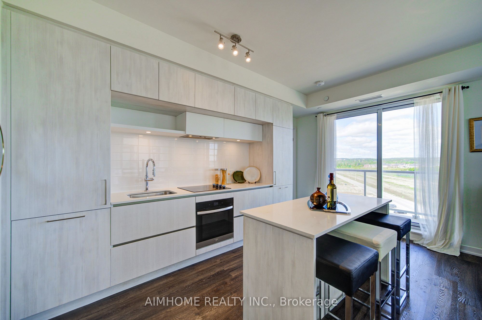 2 David Eyer Road E 829 Property Photo 1