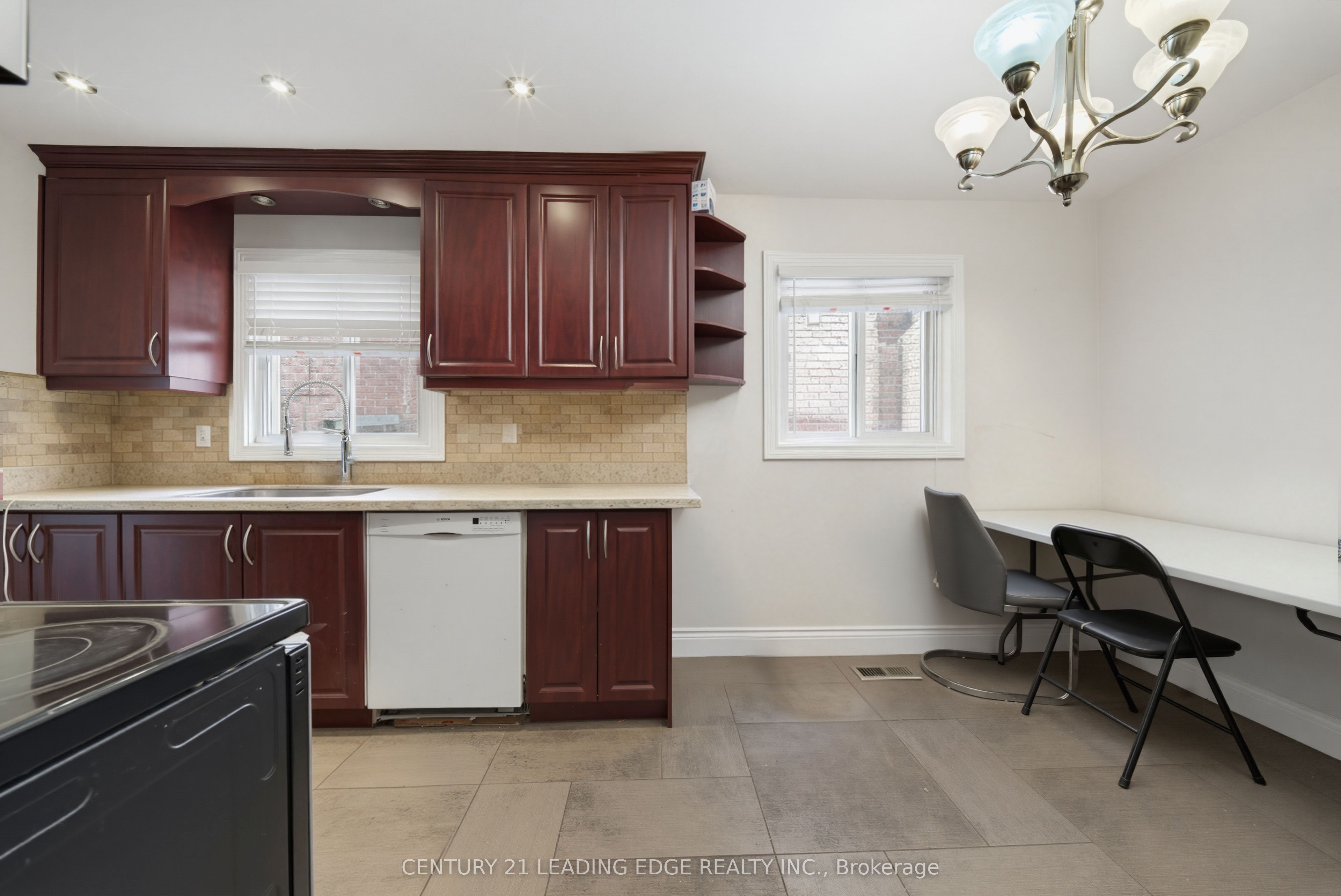 56 Sunshine Drive Property Photo 10