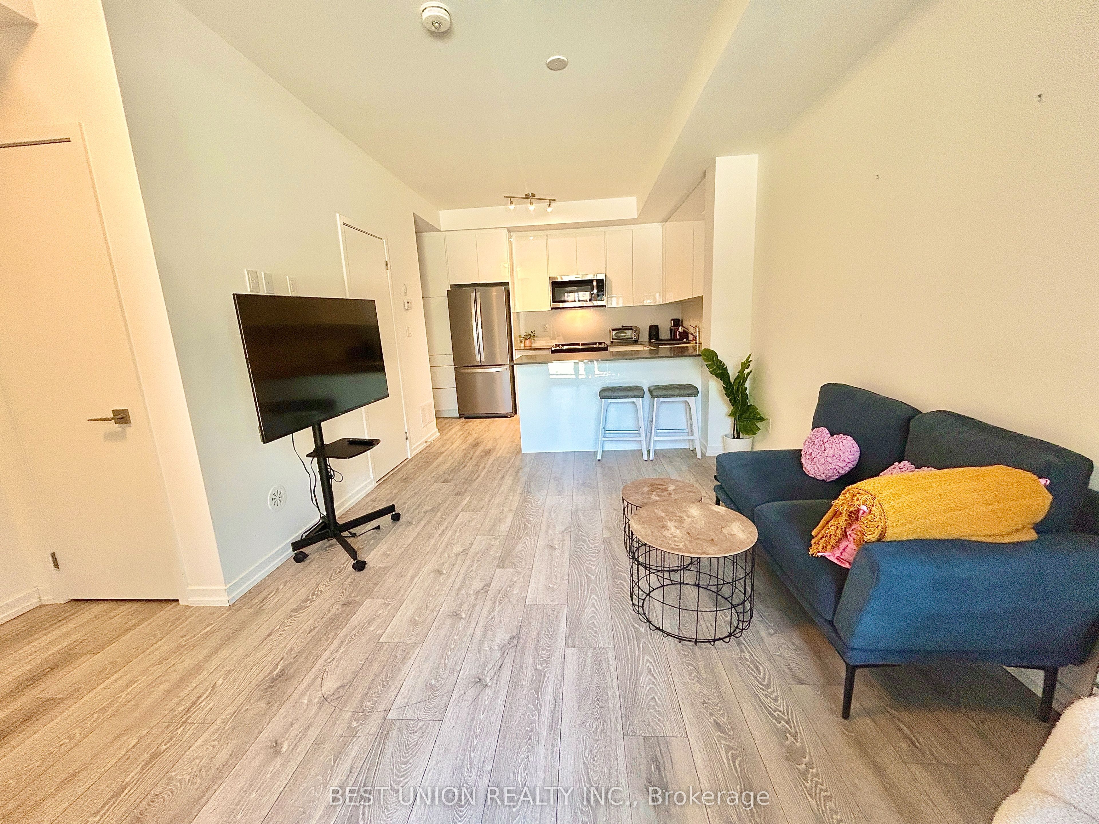 22 Lytham Green Circle 20 Property Photo 3