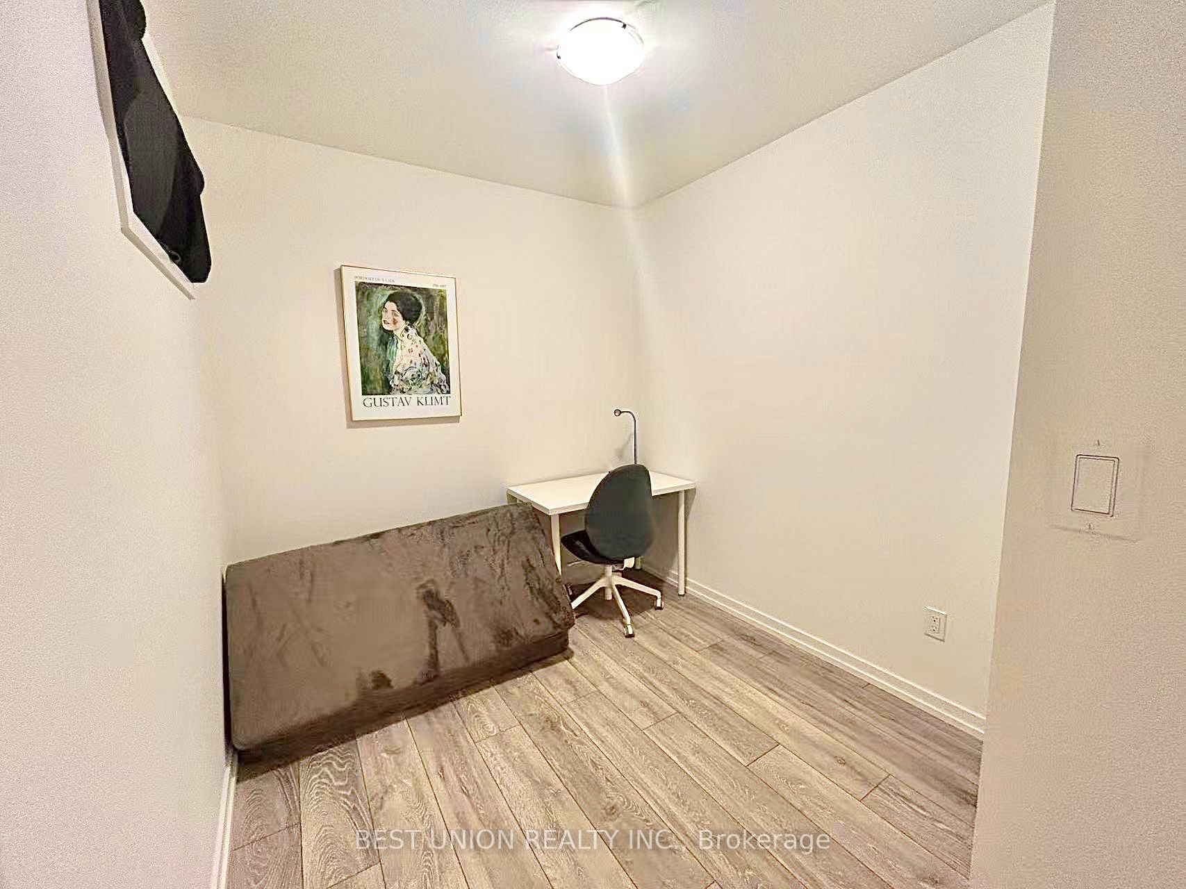 22 Lytham Green Circle 20 Property Photo 7
