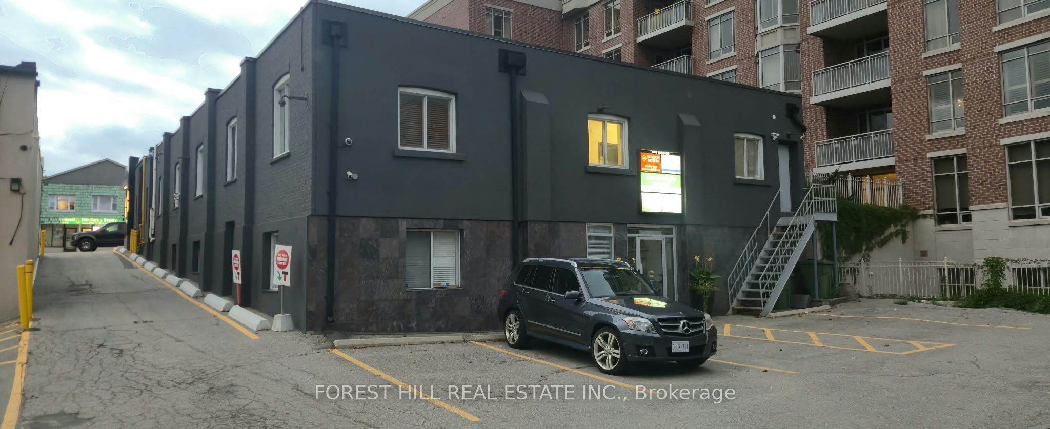 10087 Yonge Street Property Photo 15