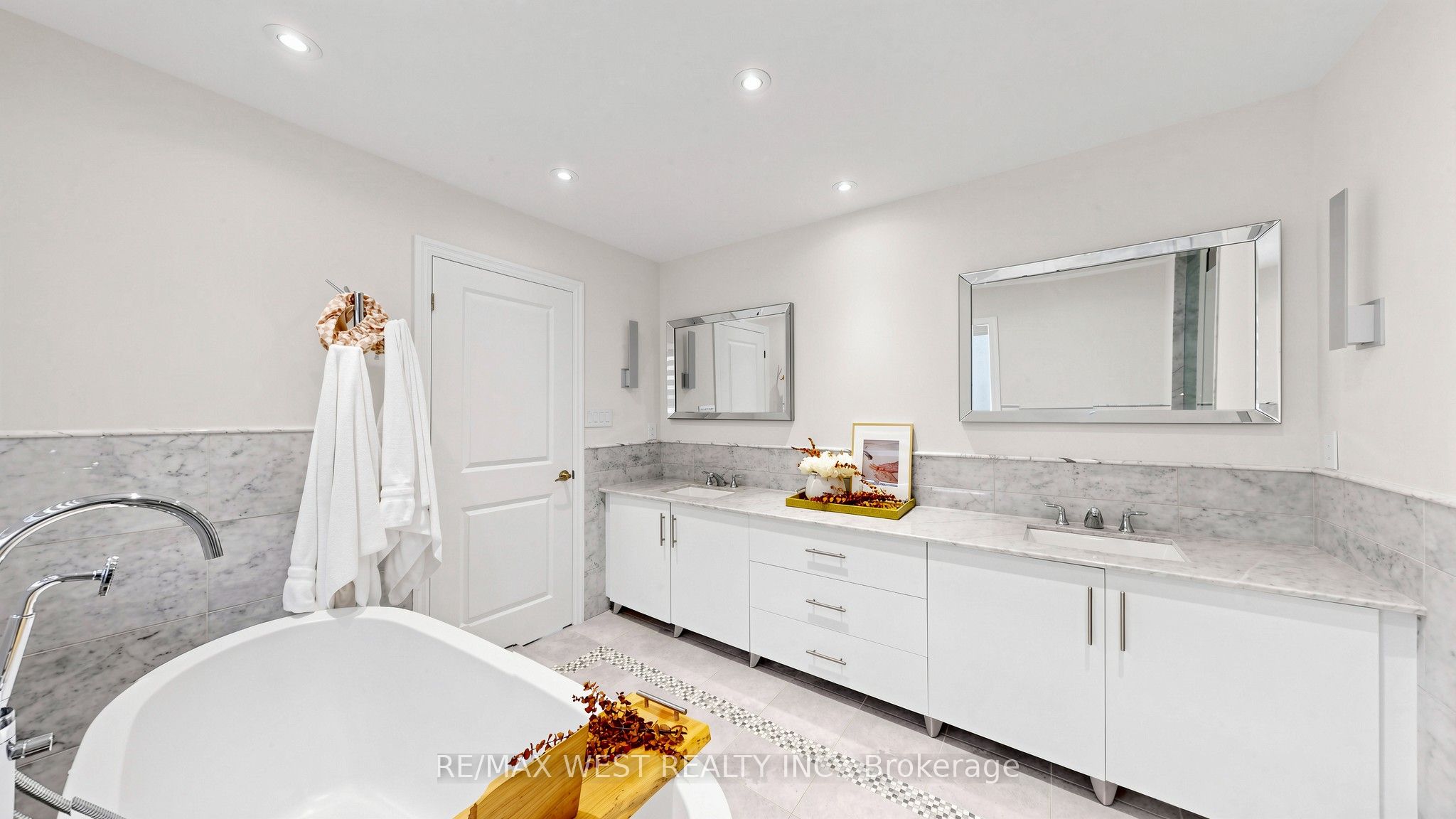 57 Alex Campbell Crescent Property Photo 17