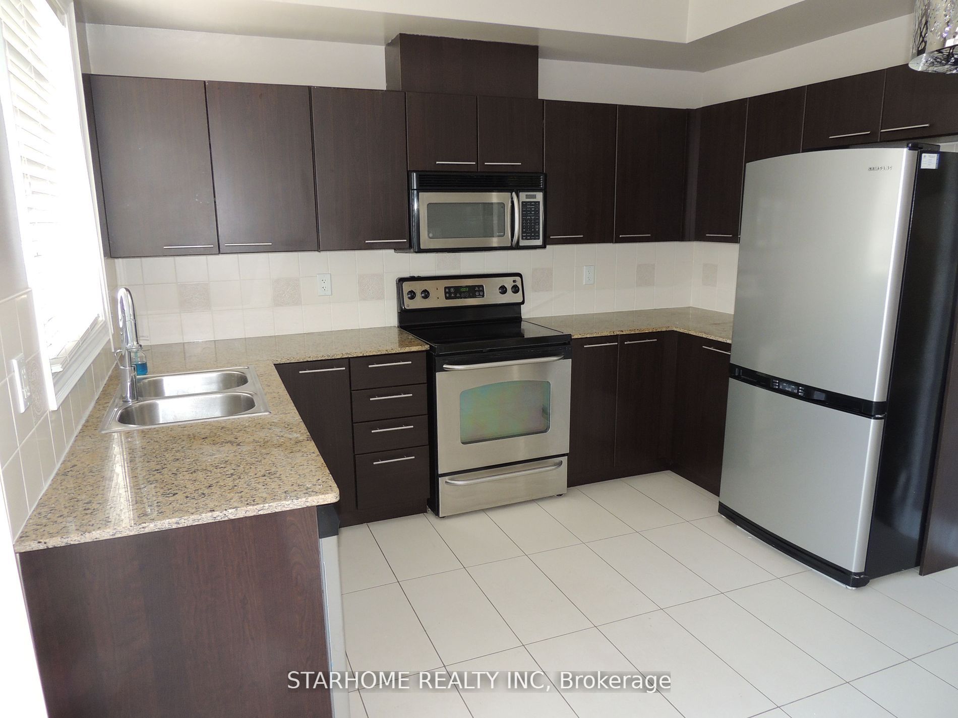 8 Times Avenue Property Photo 1
