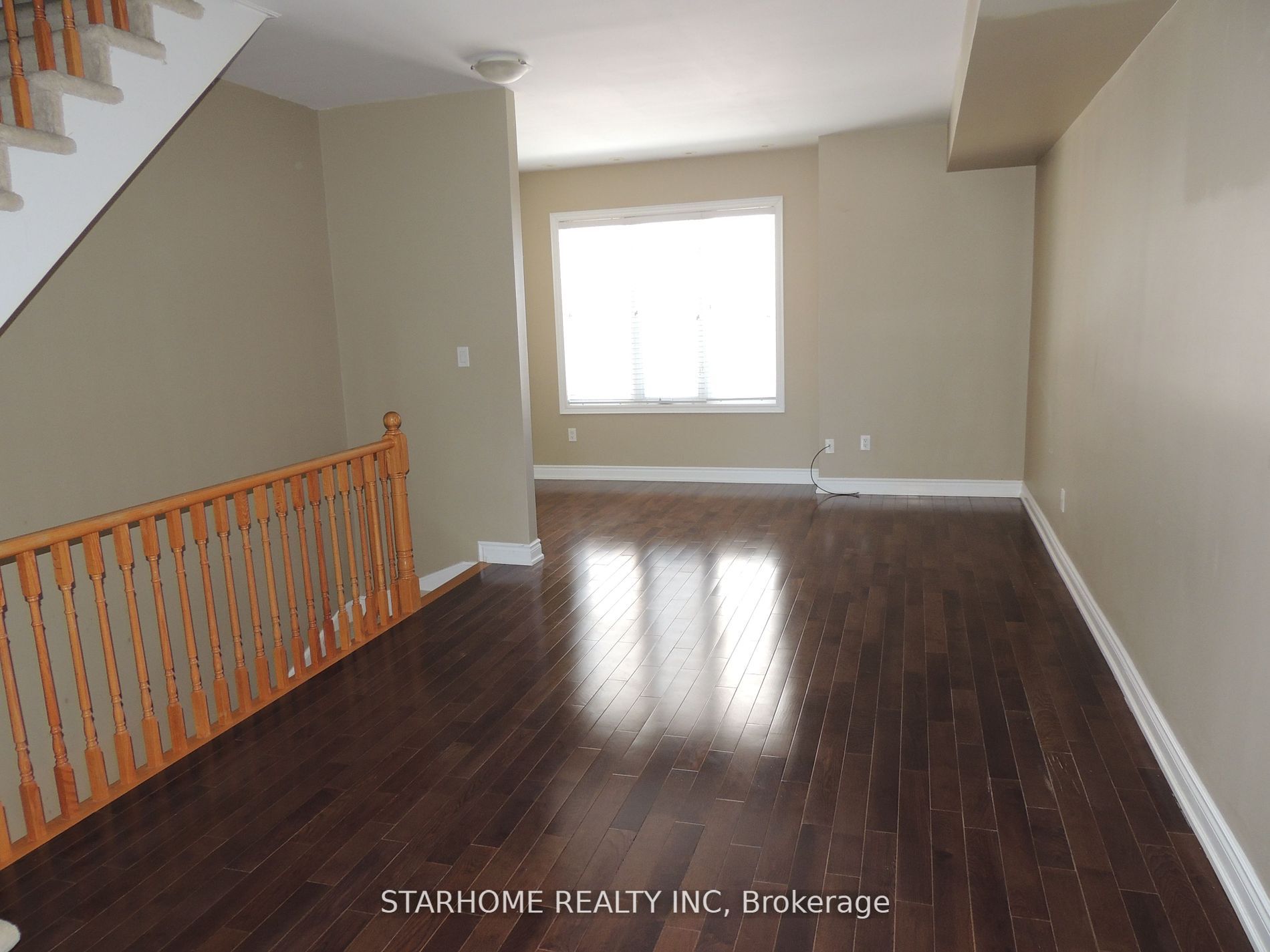 8 Times Avenue Property Photo 5