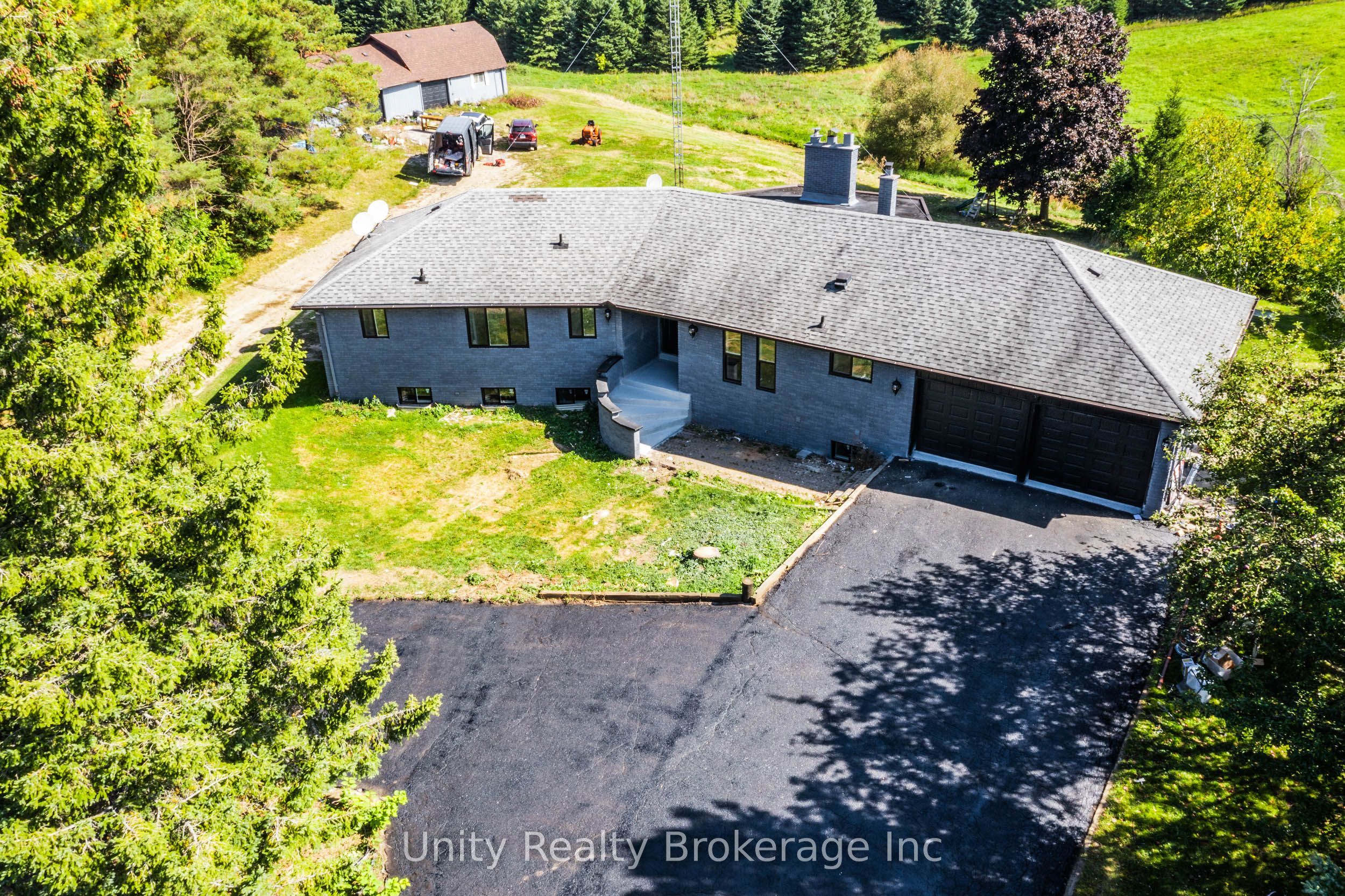 15295 11th Concession Property Photo 3