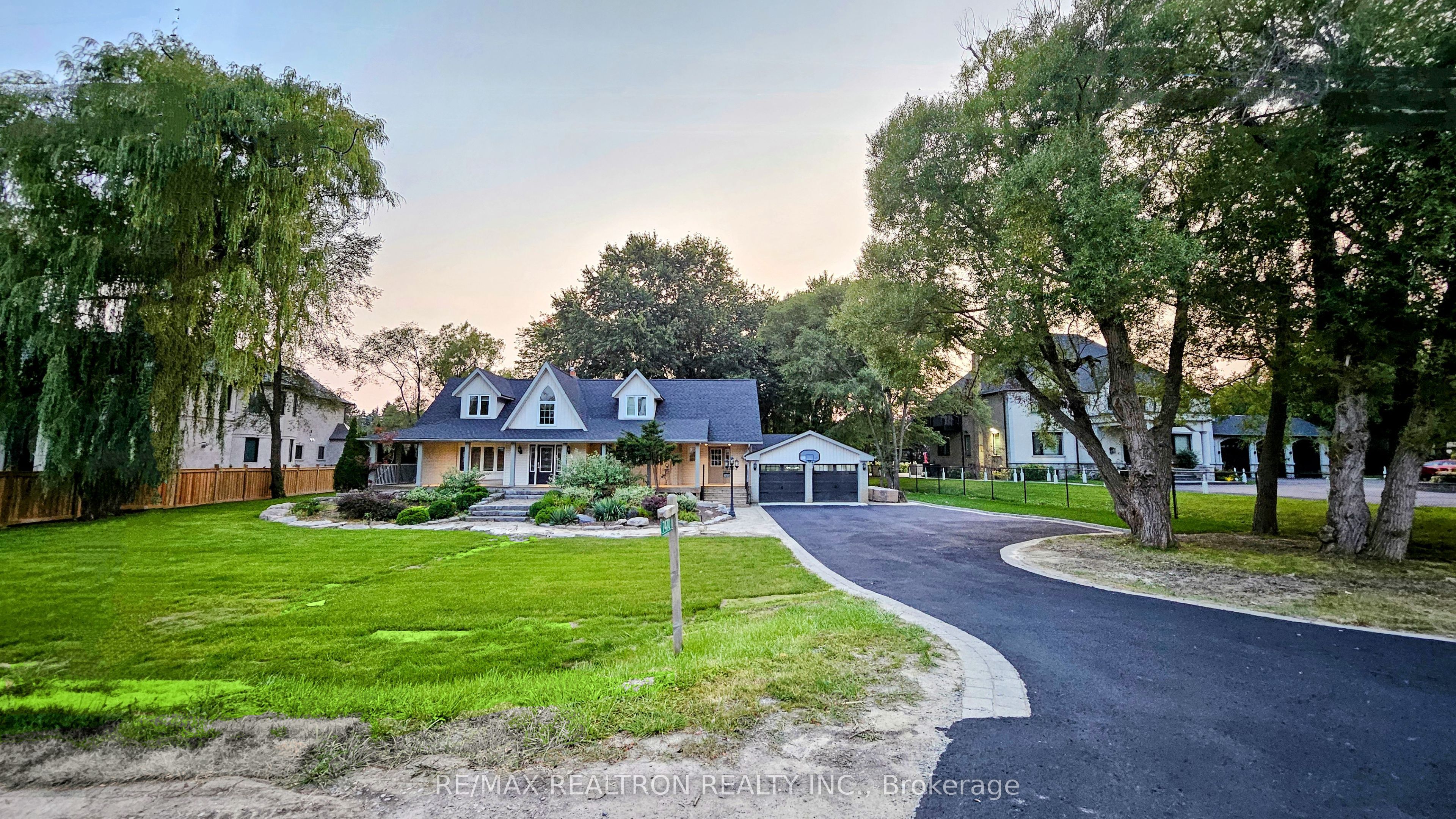 7470 Ninth Line Property Photo 1