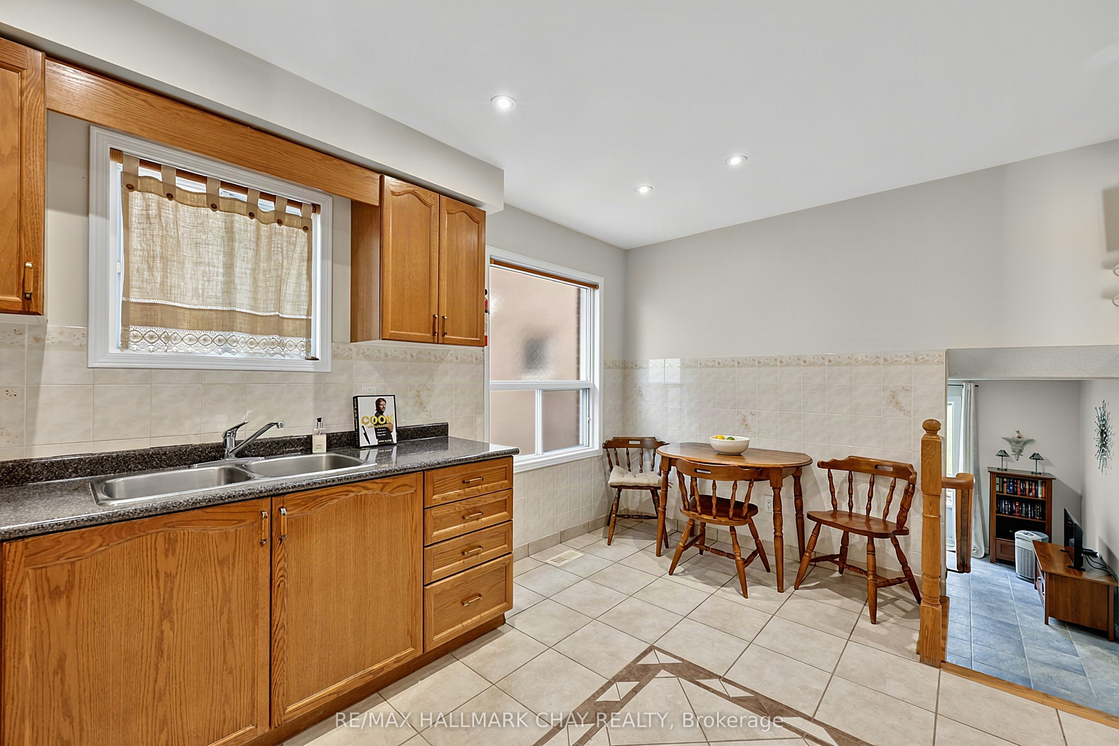436 Simcoe Road Property Photo 9